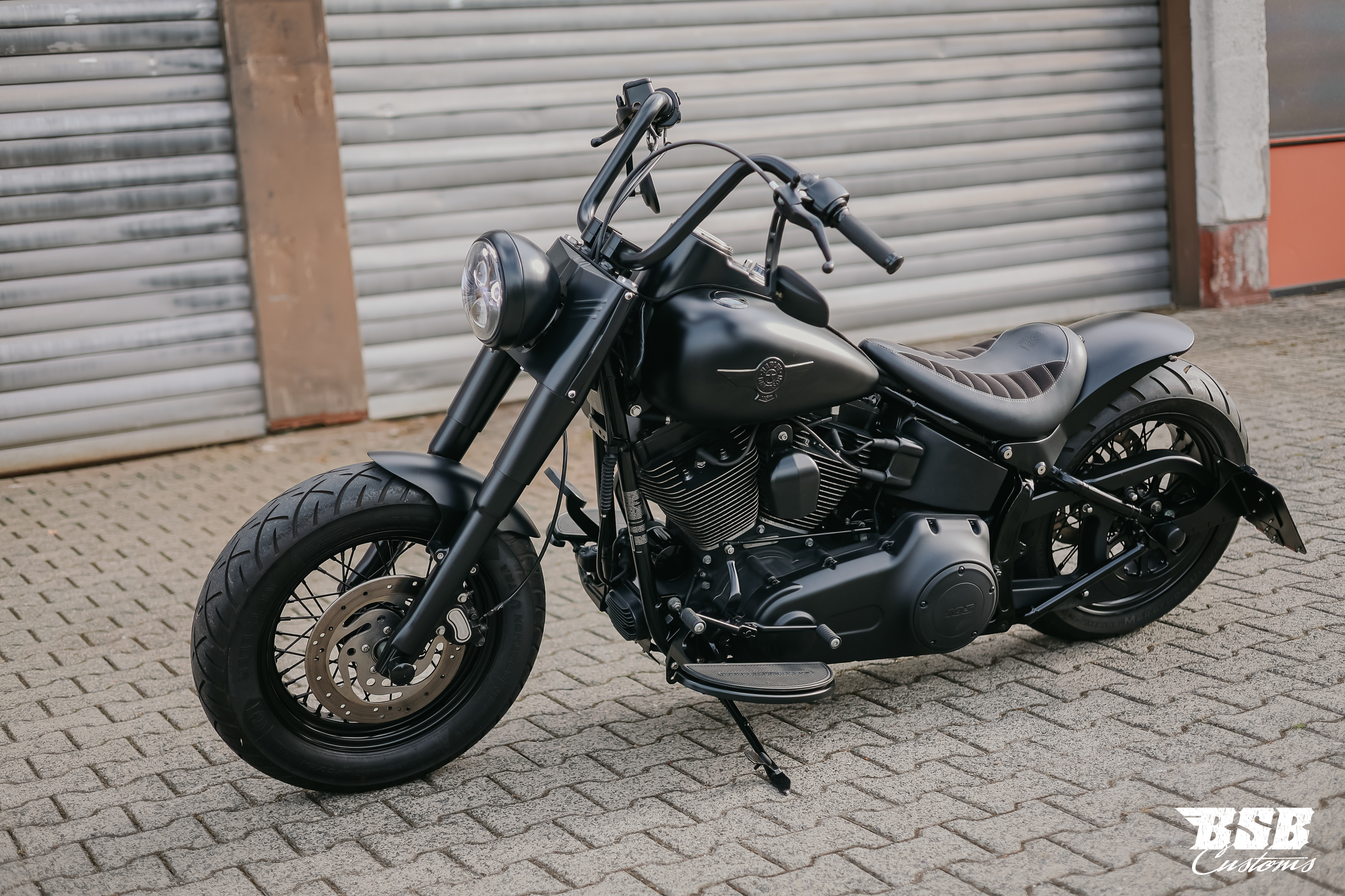 2012 Harley Davidson  Softail 103 CUI Mega-Umbau  ///  Jekill & Hyde Anlage / Finanzierung ab 5,99% möglich  ab 200 eur / mtl.