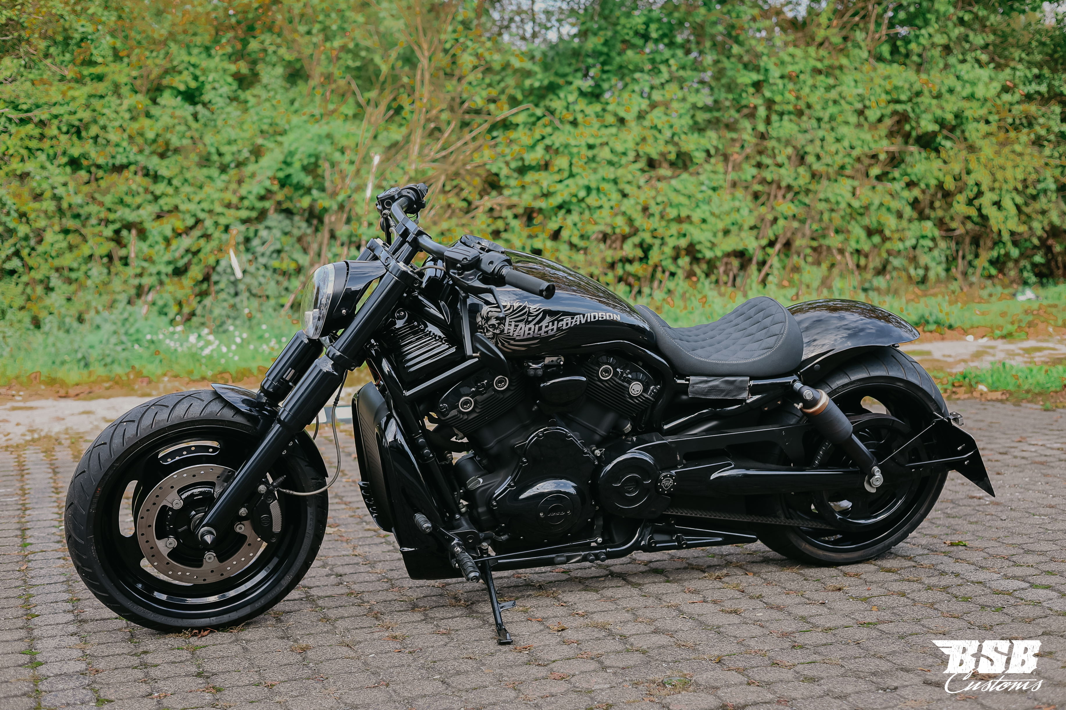 2008 Harley Davidson V-ROD edler Umbau 280-er,  NLC Anlage, Airride und vieles mehr .. ab 300 EUR finanzieren 