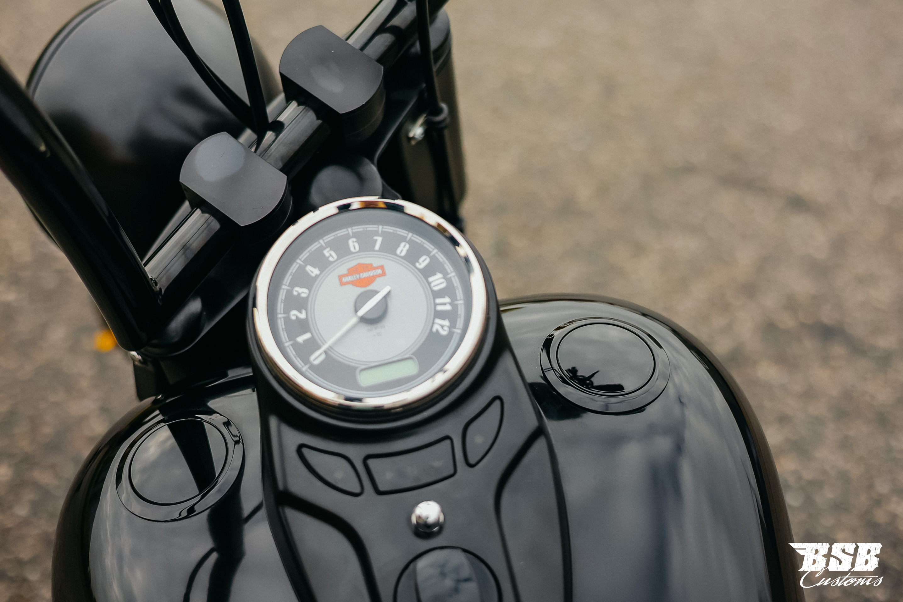 2011 Harley Davidson FLSTC Heritage Softail,viele Extras wie Jekil&Hyde / FAT SPOKE / Airbrush / Ape Hanger ...  Finanzierung möglich 