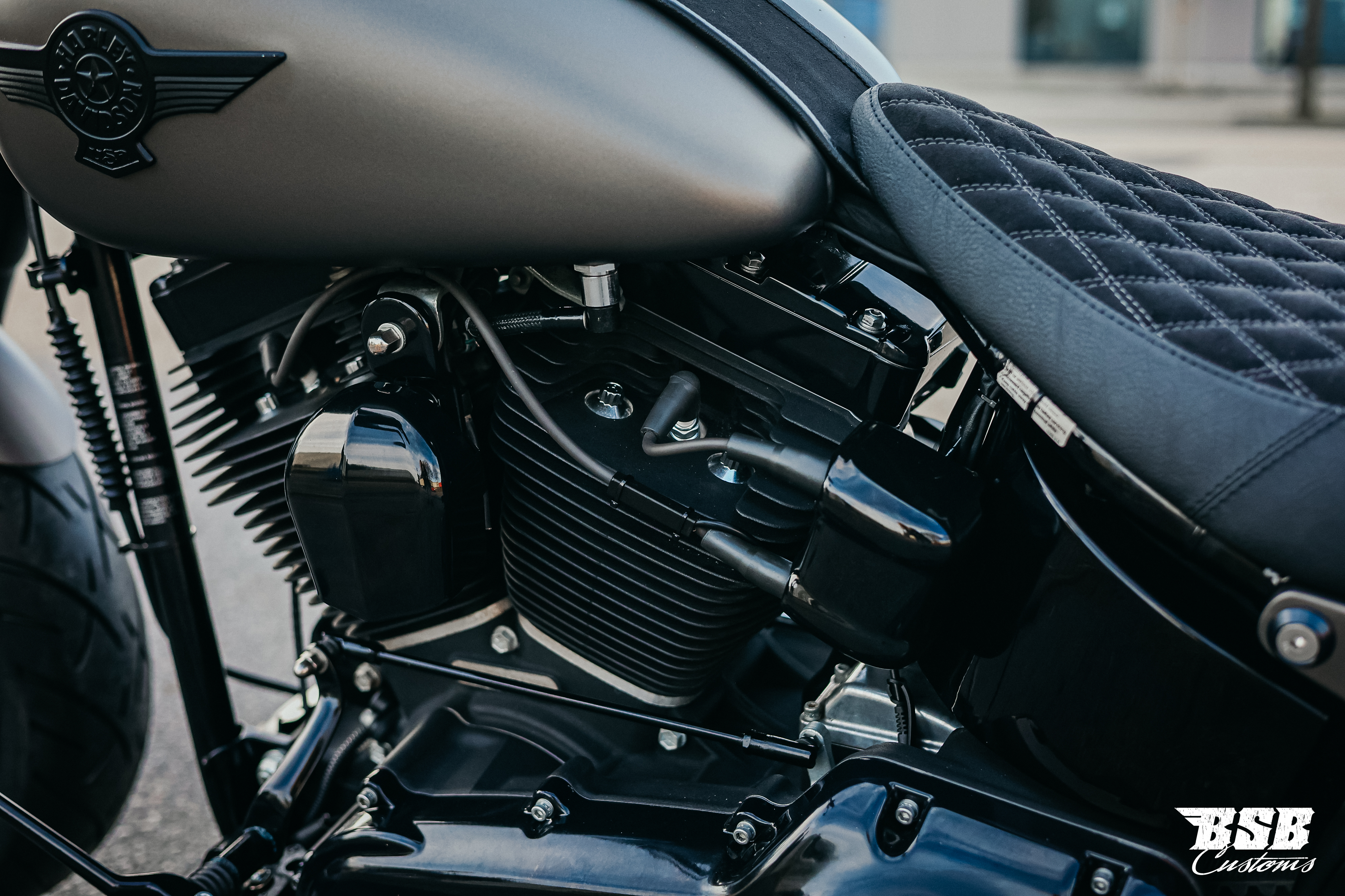2014 Harley Davidson FLS Softail SLIM 103 CUI Mega-Umbau  ///  Finanzierung ab 3,99% möglich  ab 300 eur / mtl.