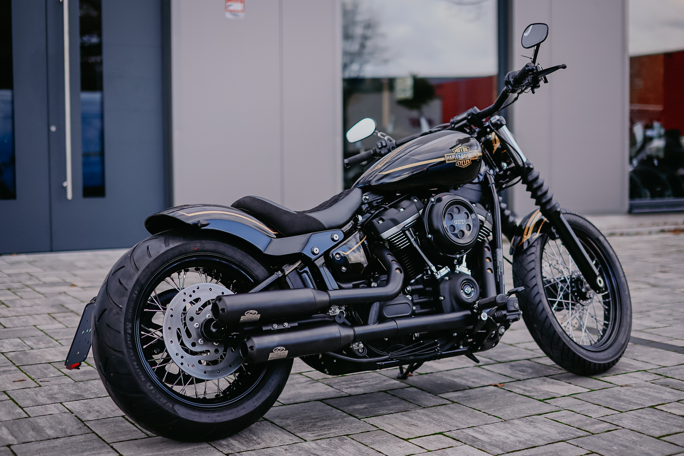 Jekill & Hyde Anlage mit elektr. Verstellung  "SHORTY BLACK"  Streetfighter Kappen