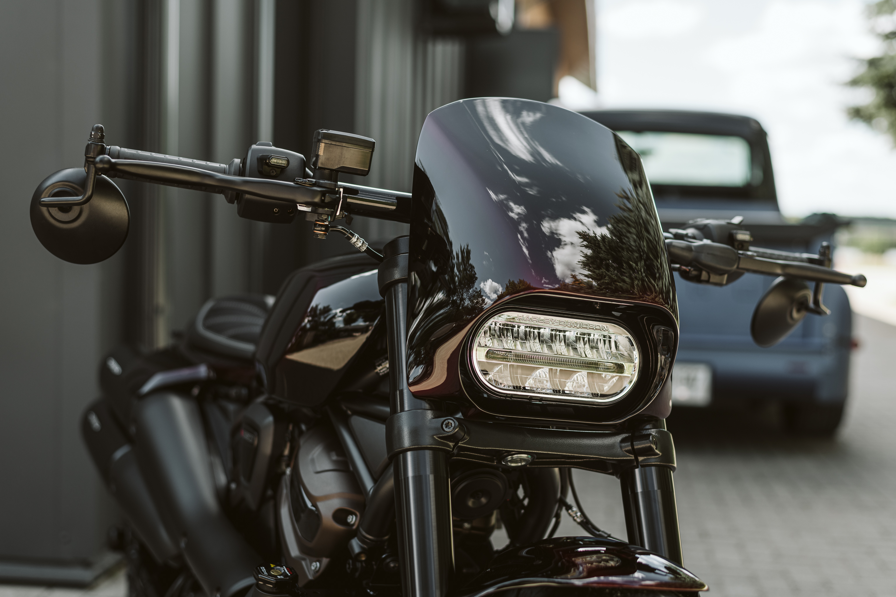 HARLEY-DAVIDSON SPORTSTER S „ROAD WARRIOR“ SCHEINWERFER-VERKLEIDUNGSMASKE AB 2021