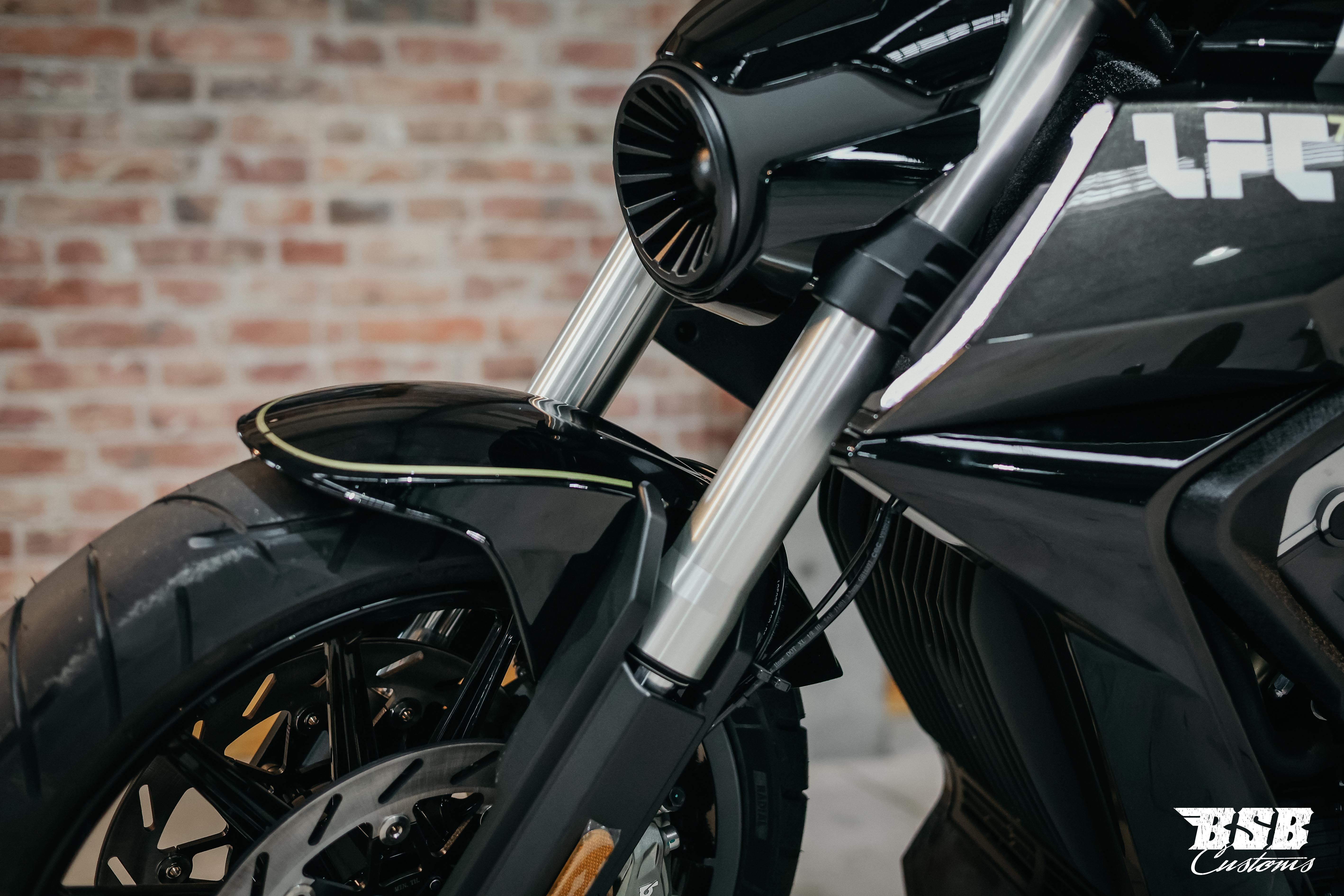 Benda LFC 700 – Der Power-Cruiser der Extraklasse 310-er Hi-Reifen, ABS / TFT/ Anti-Hopping Kupplung modifiziert by BSB Customs NEUFAHRZEUG!!! 