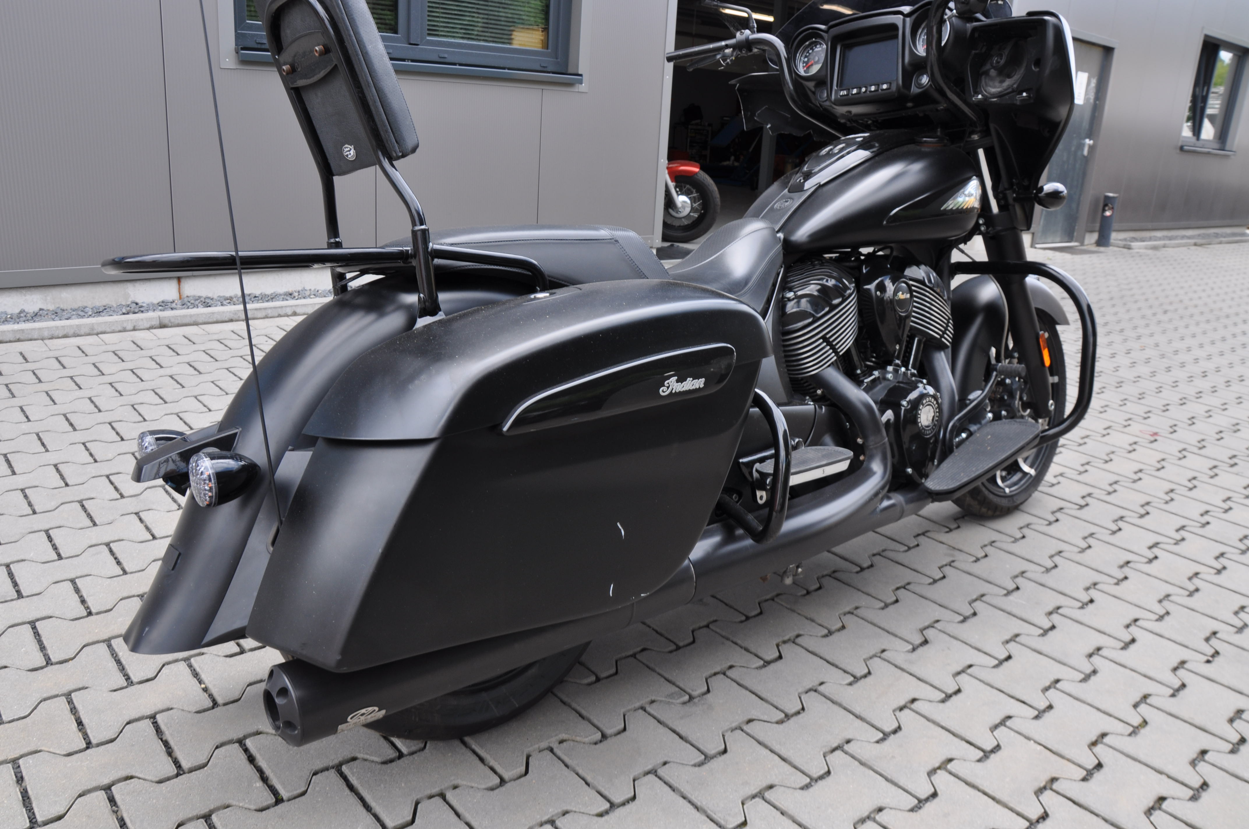 2019 Indian Chieftain DARK HORSE mit Jekill&Hyde Anlage