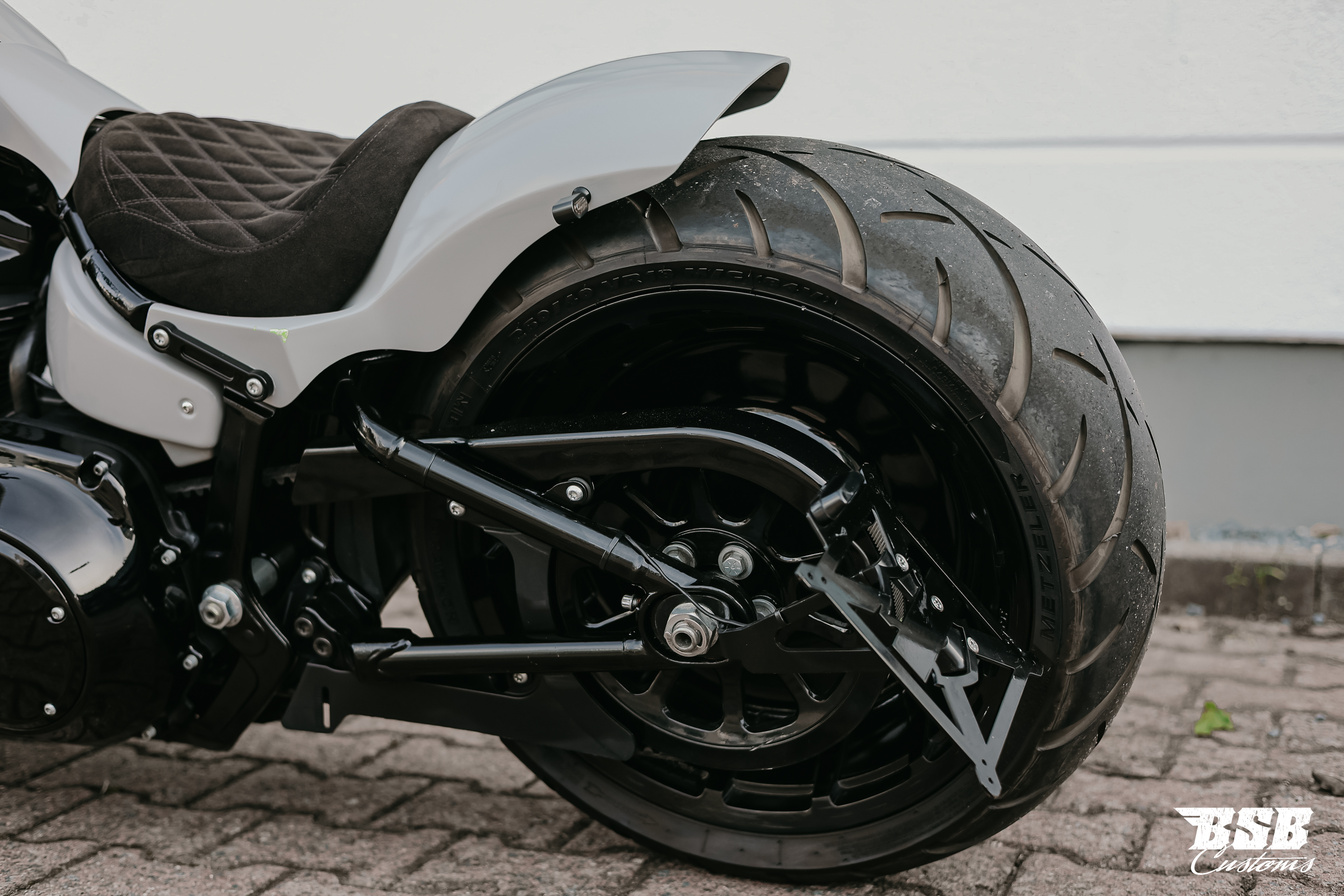 2018 Harley Davidson FAT BOY 107 CUI mit Umbau // Finanzierung ab 4,99% ohne Anzahlung möglich 