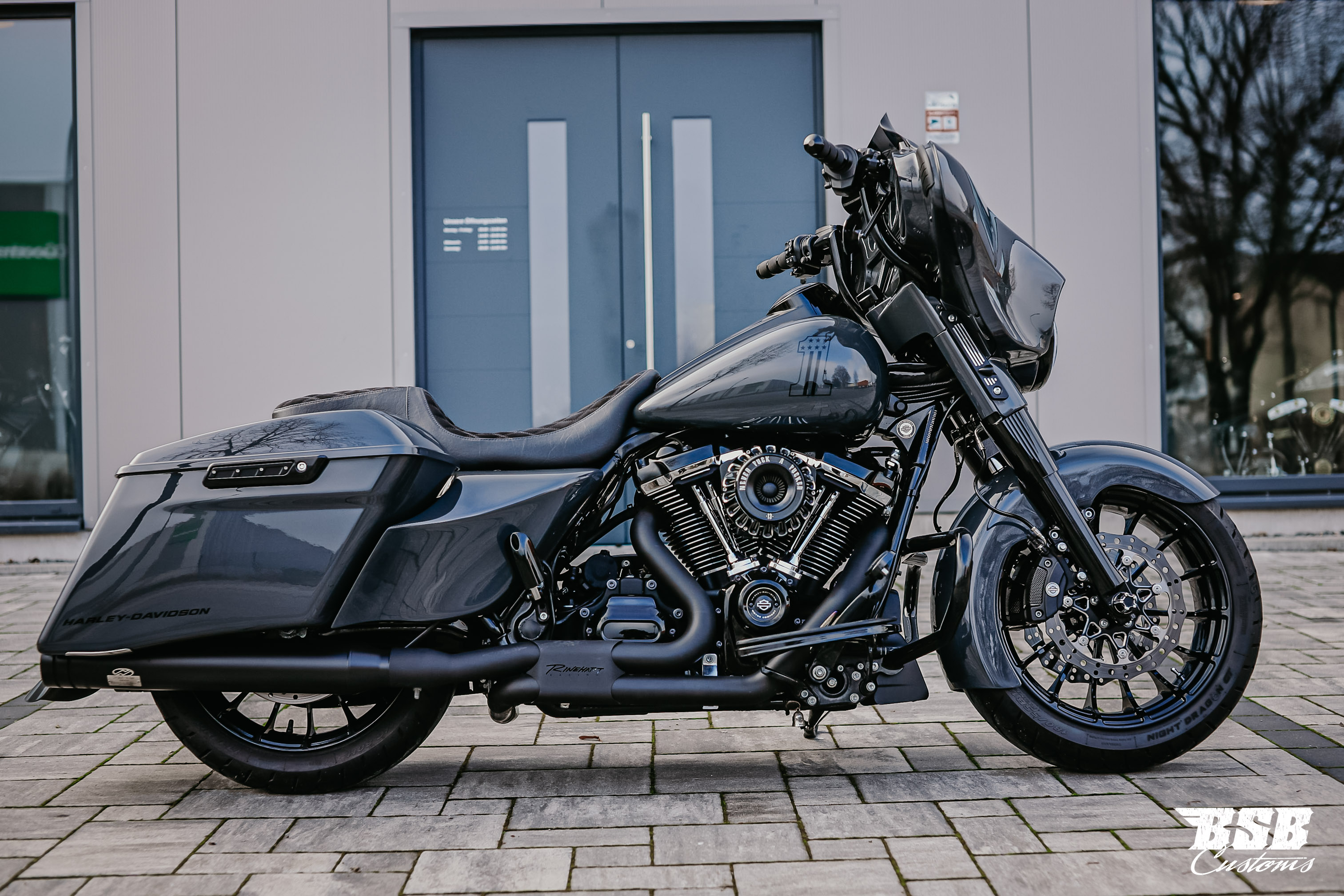 2018 FLHXS Street Glide Spezial Bagger UMBAU + Jekill + FAT TYRE + Boom Audio Stage I