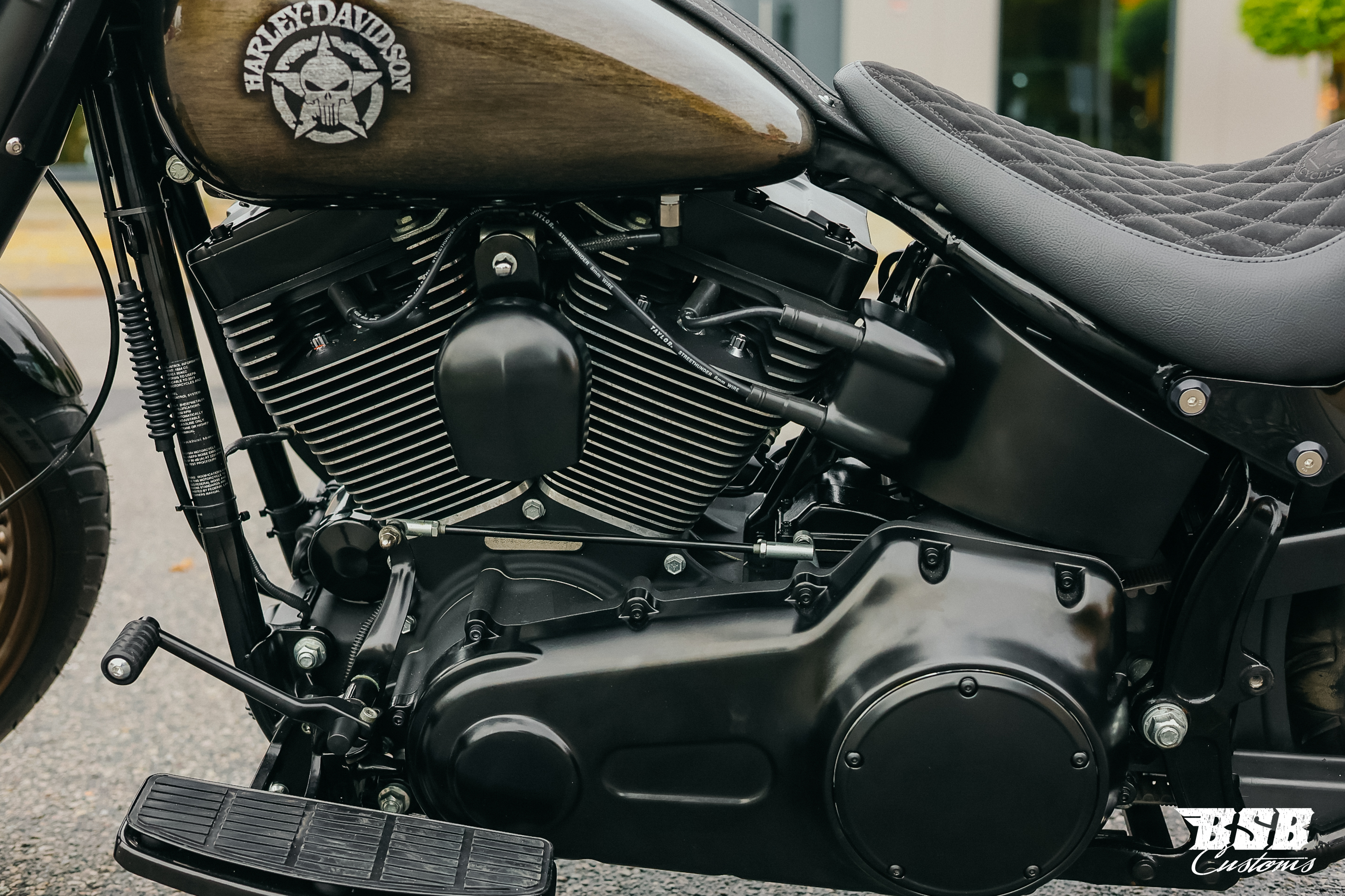 2011 Harley Davidson FLSTC Heritage Softail,viele Extras wie Jekil&Hyde / FAT SPOKE / Airbrush / Ape Hanger ...  Finanzierung möglich 