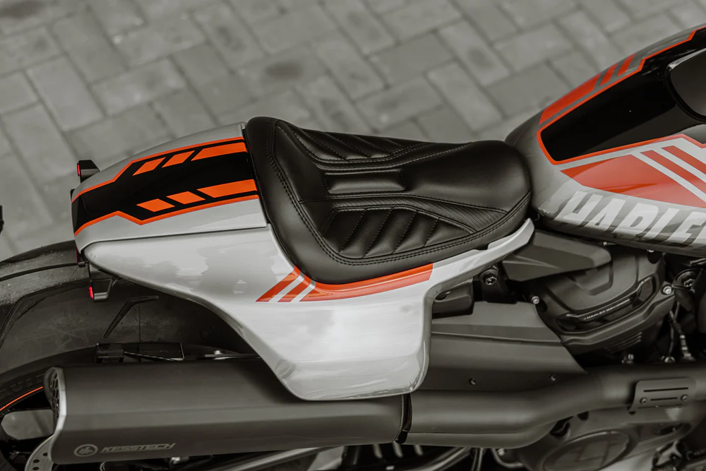 HD Sportster S „Predator Pro“ Performance-Sitz (2021 und später) HD Sportster S „Predator Pro“ Performance-Sitz (2021 und später)