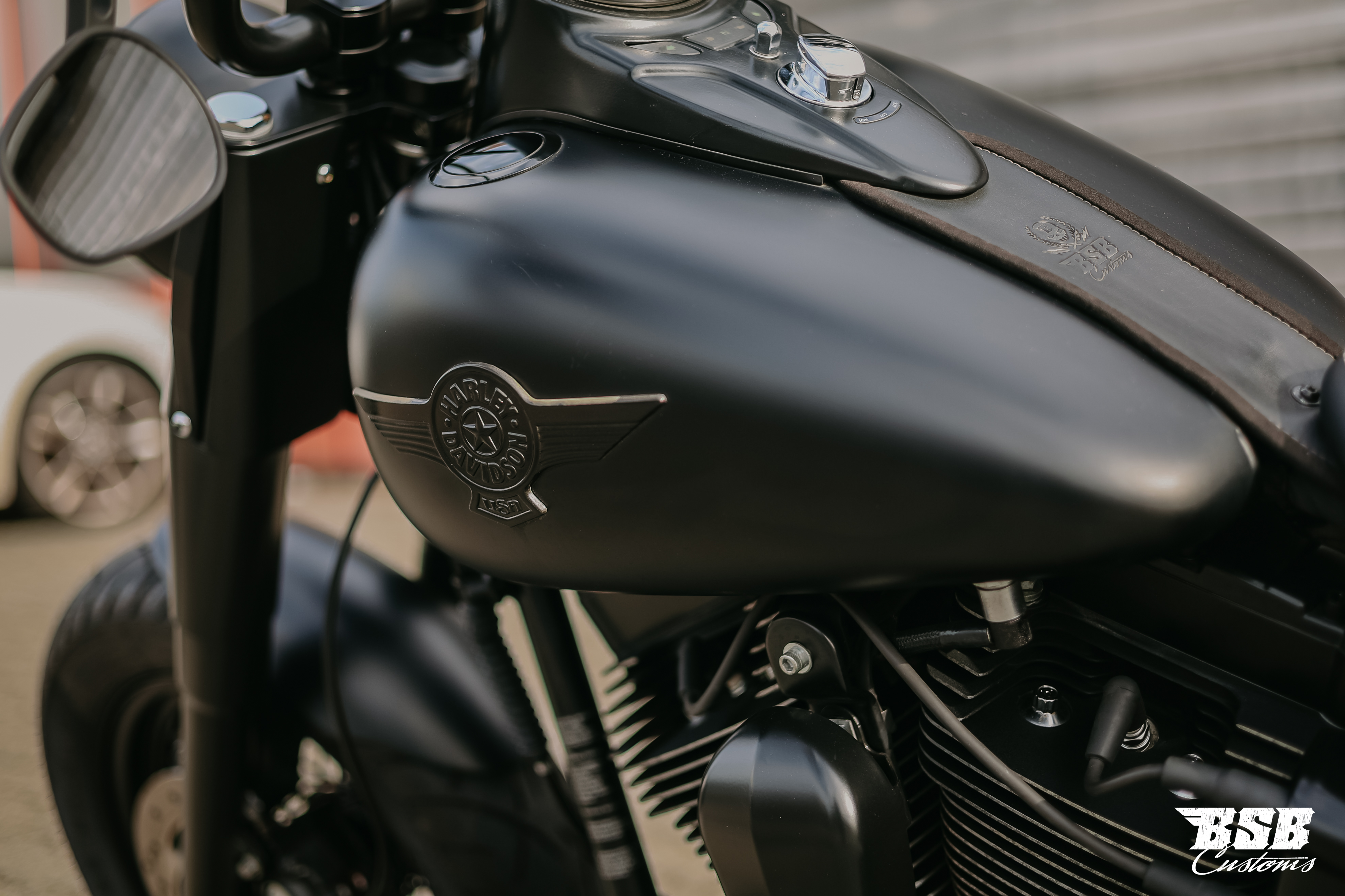 2012 Harley Davidson  Softail 103 CUI Mega-Umbau  ///  Jekill & Hyde Anlage / Finanzierung ab 5,99% möglich  ab 200 eur / mtl.