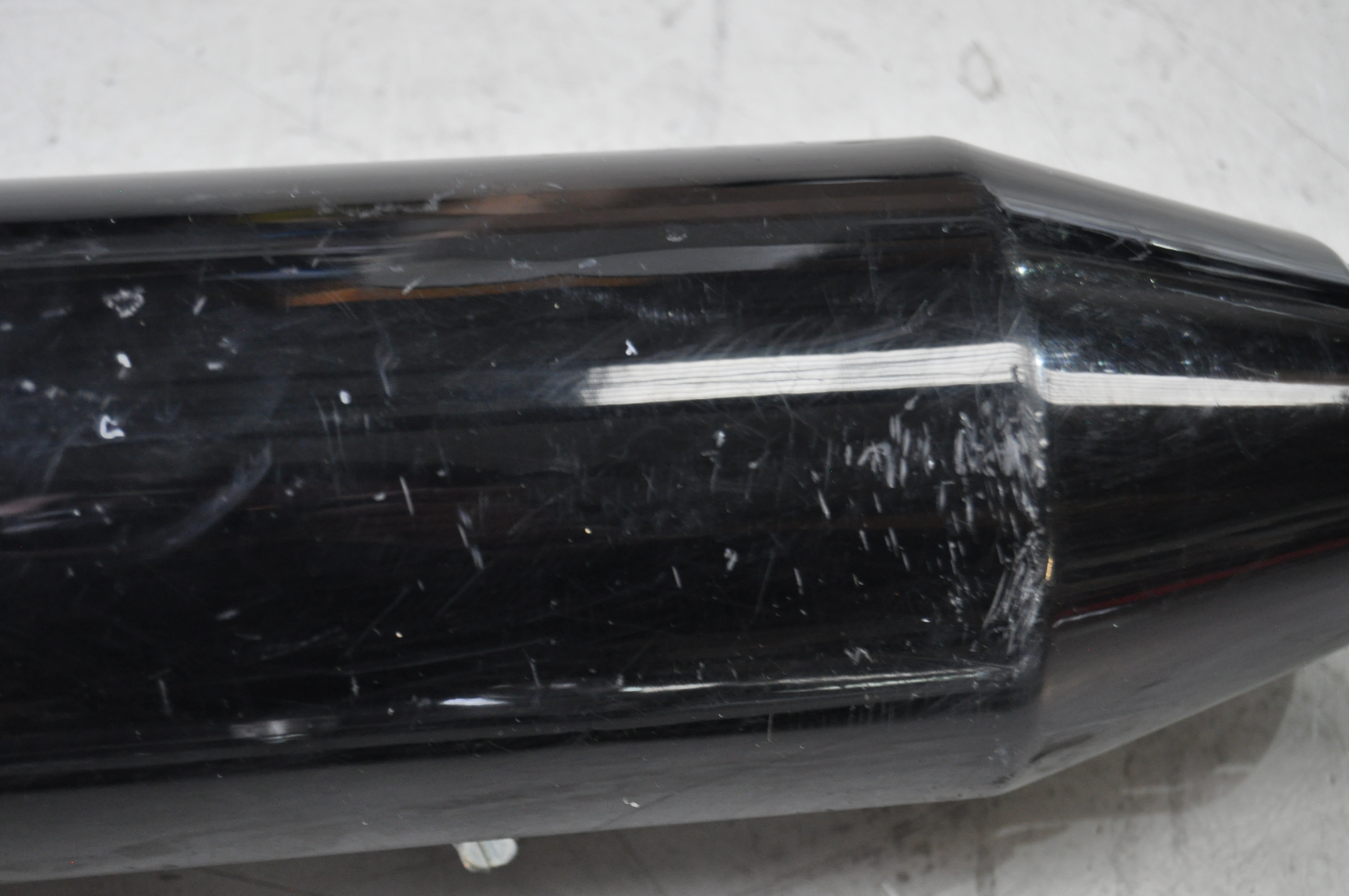 Harley-Davidson® FXSB Breakout Auspuff 64900172 G417 – Original Endtopf mit E4-Zulassung – gebraucht, Kratzer sichtbar