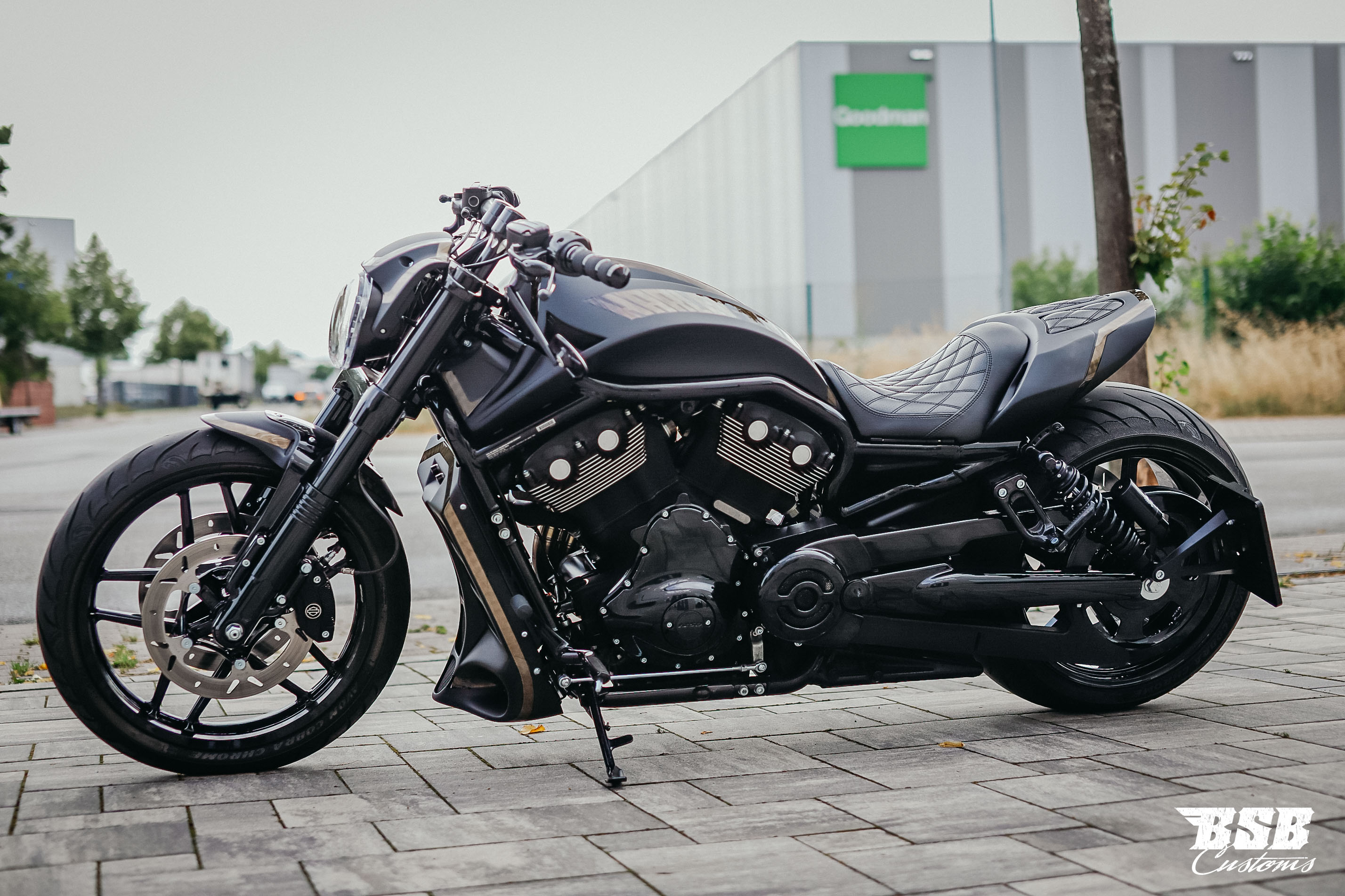 2013 Harley Davidson Night Rod, 300er Umbau, Akrapovic, Ricks Schwinge, ab 338 EUR finanzieren*