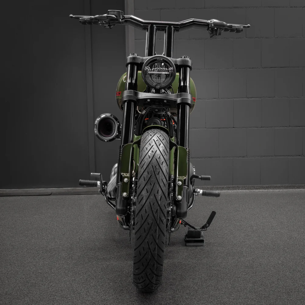 CHAMPION T-BAR MEGA – STEALTH VIEW EDITION – ein hochwertiger Custom-Lenker für Harley-Davidson Softail, Dyna und Sportster Modelle.