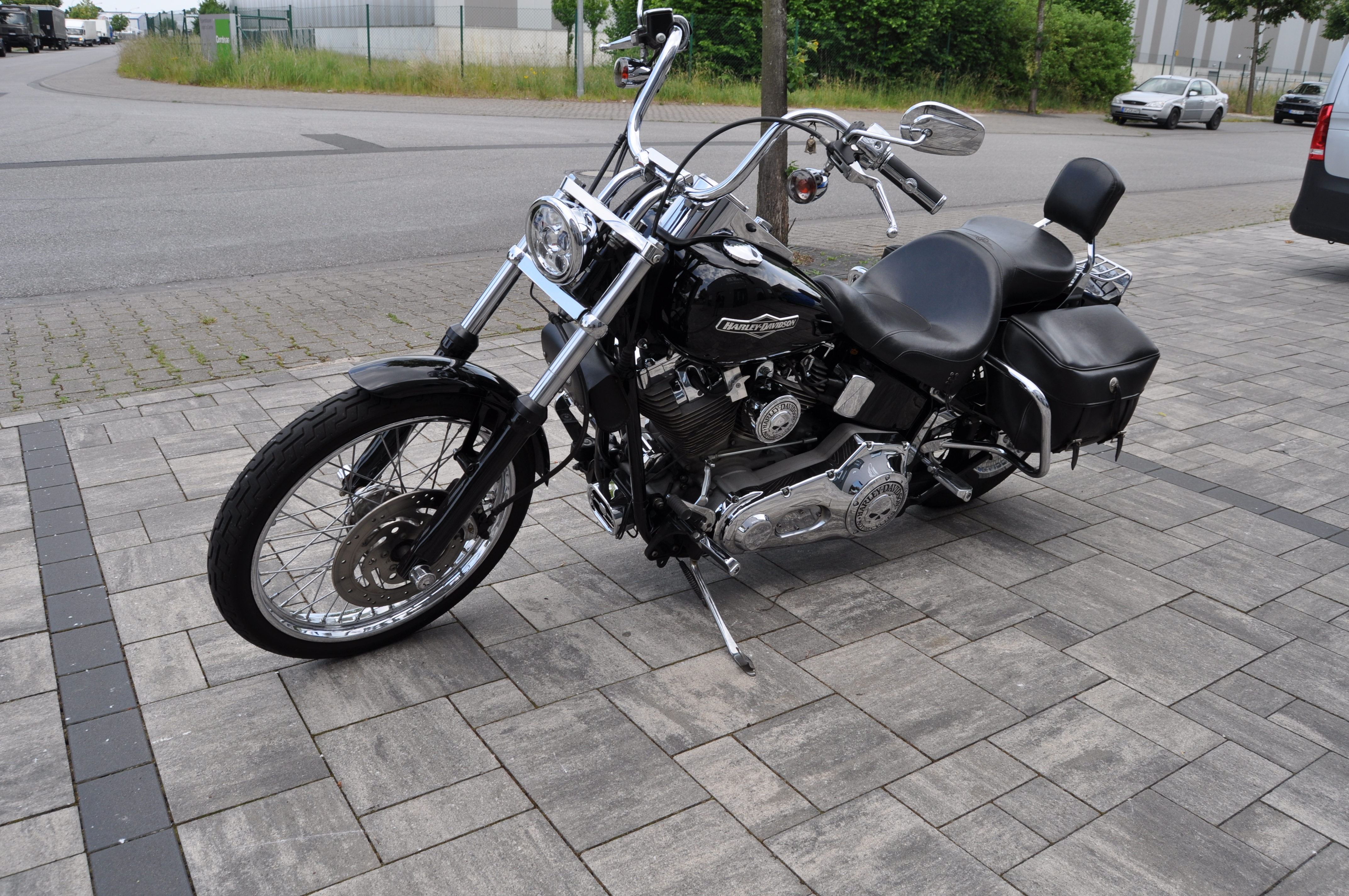 2004 Harley Davidson FXST Softail Standart mit vielen Extras wie MCJ Anlage verstellbar