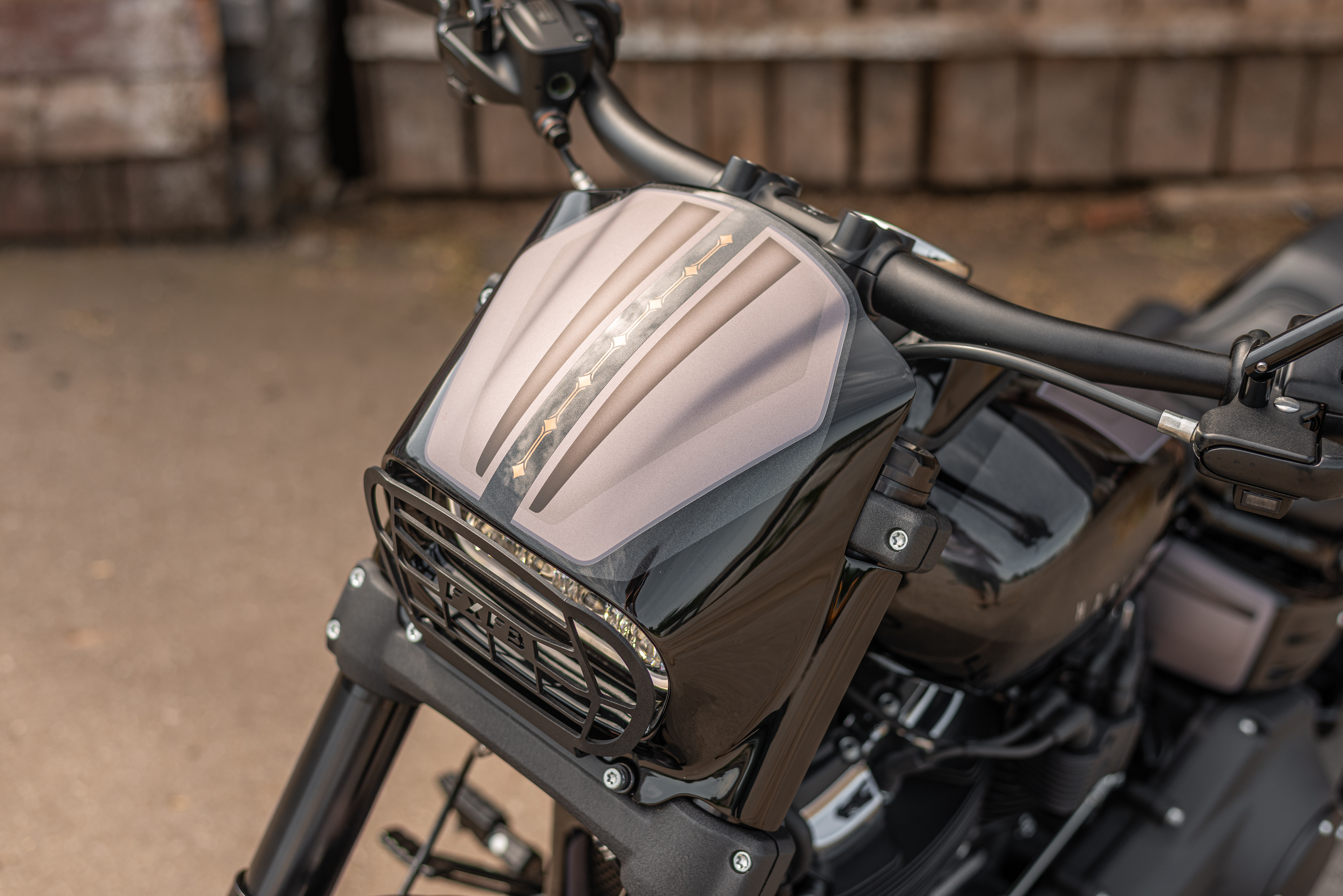 HARLEY-DAVIDSON "AGGRESSOR" SERIES SOFTAIL FAT BOB FXFB FXFBS SCHEINWERFERVERKLEIDUNG 2018-2024