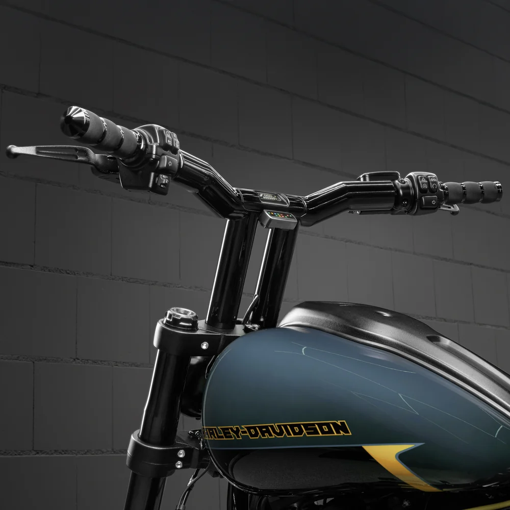 CHAMPION T-BAR MEGA – STEALTH VIEW EDITION – ein hochwertiger Custom-Lenker für Harley-Davidson Softail, Dyna und Sportster Modelle.