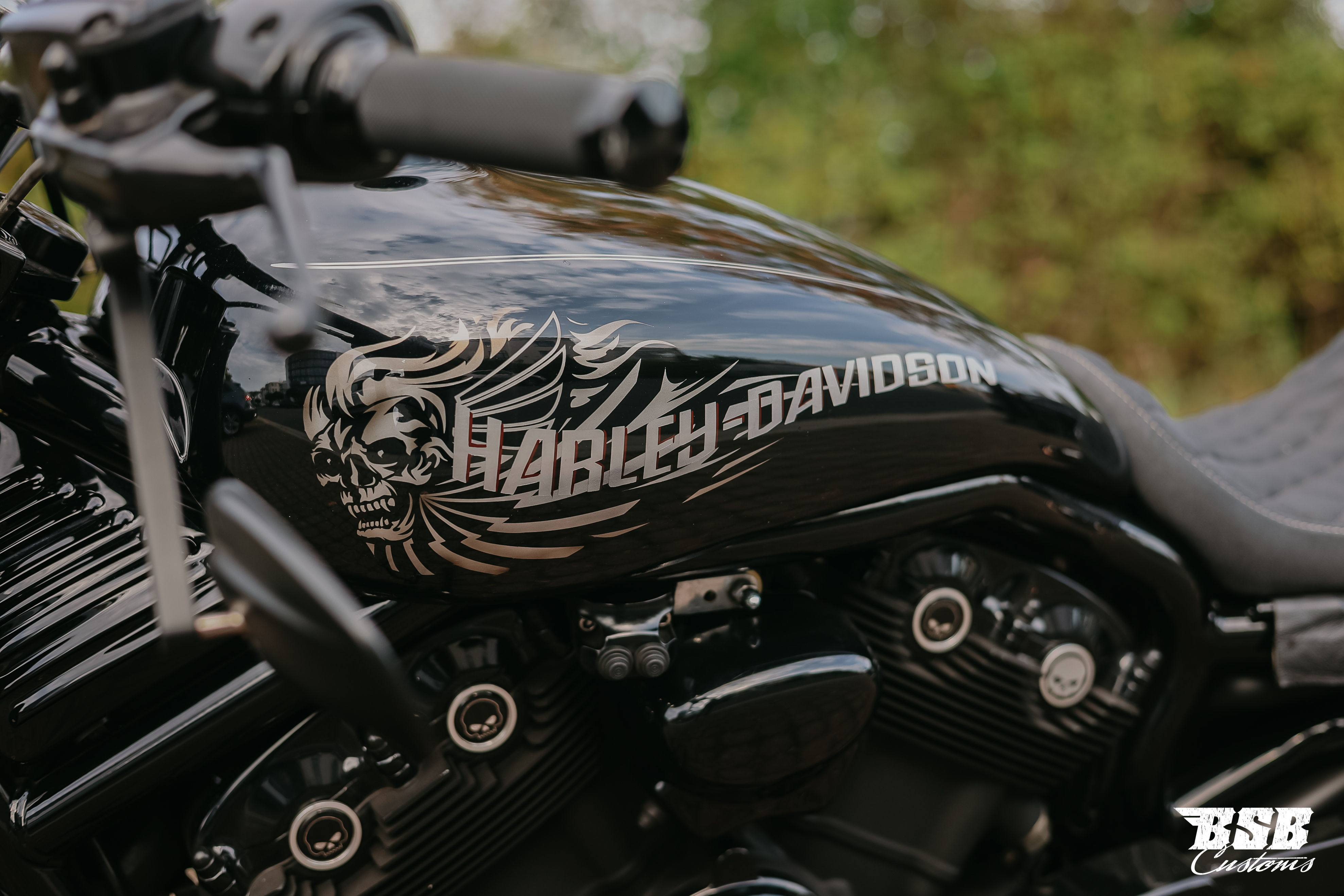 2008 Harley Davidson V-ROD edler Umbau 280-er,  NLC Anlage, Airride und vieles mehr .. ab 300 EUR finanzieren 