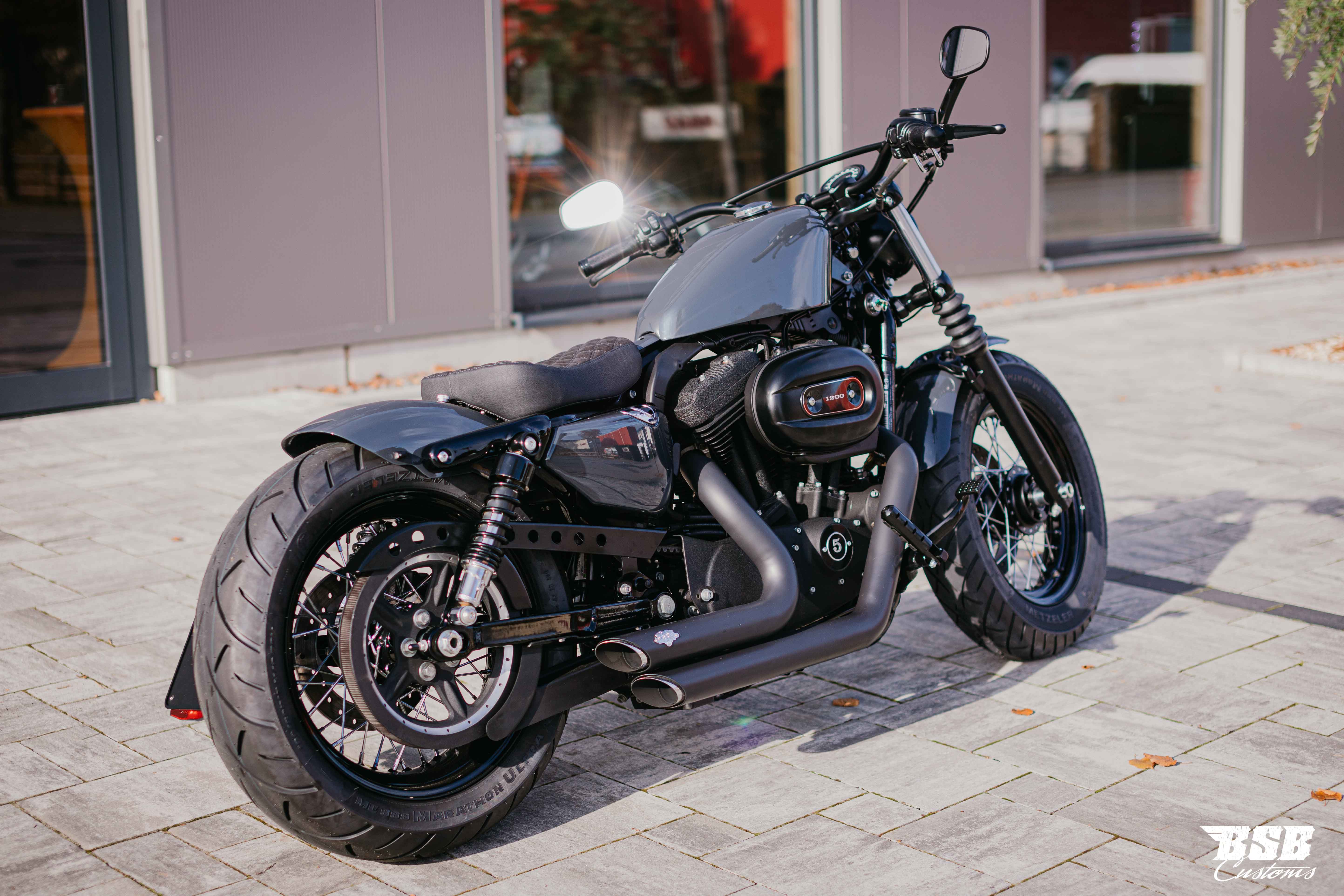kurzer Fender rear GFK für Harley-Davidson XL 883 / 12000 Sportster Forty Eight ab 2004 -2020 bis 180er Reifen !!! kurzer Fender rear GFK für Harley-Davidson XL 883 / 12000 Sportster Forty Eight ab 2004 -2020 bis 180er Reifen !!!
