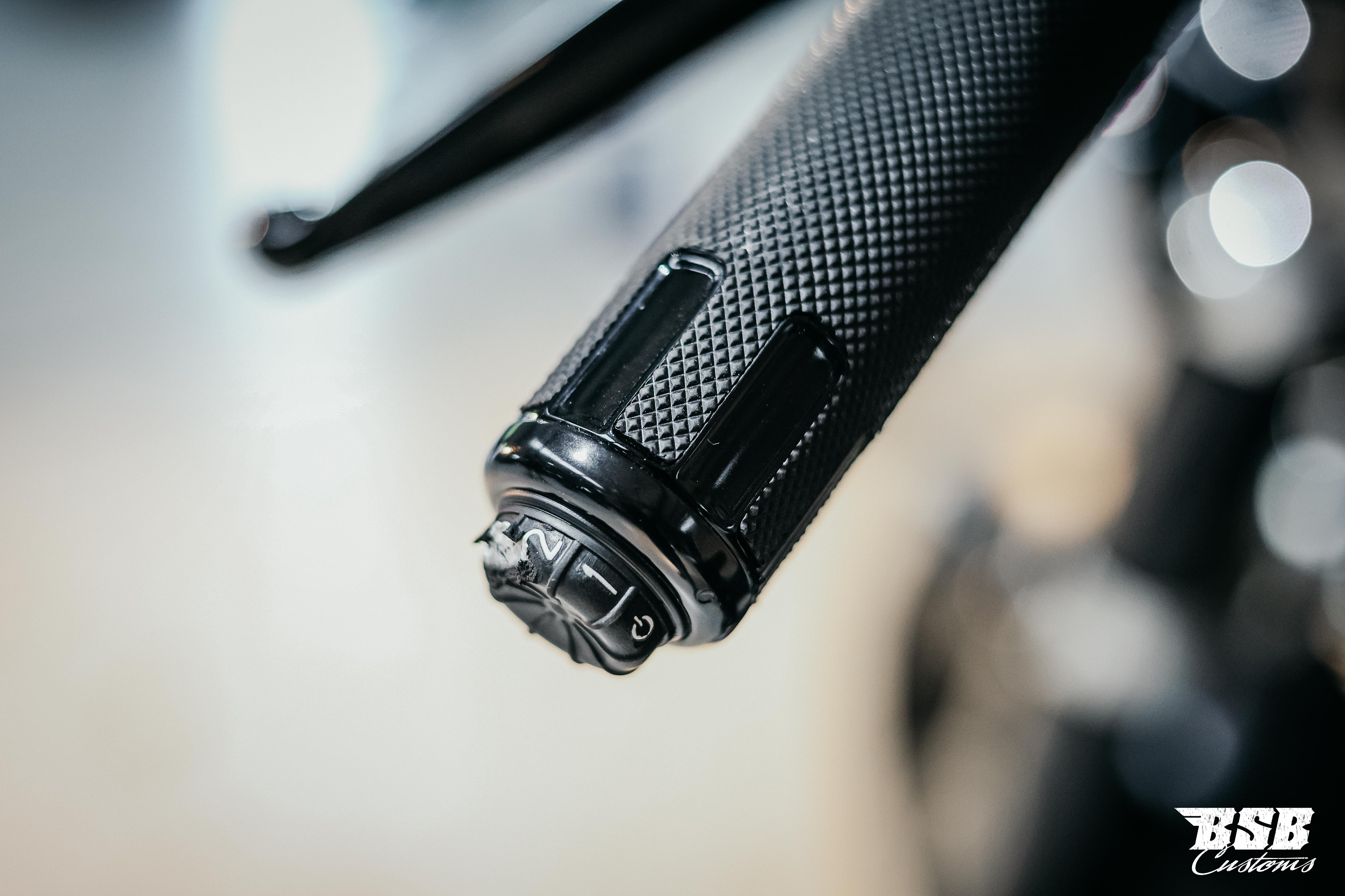 Harley Davidson FLSL Softail Slim M8 107 | Jekill & Hyde | Garantie ...  Finanzierung ab 5,99% möglich 