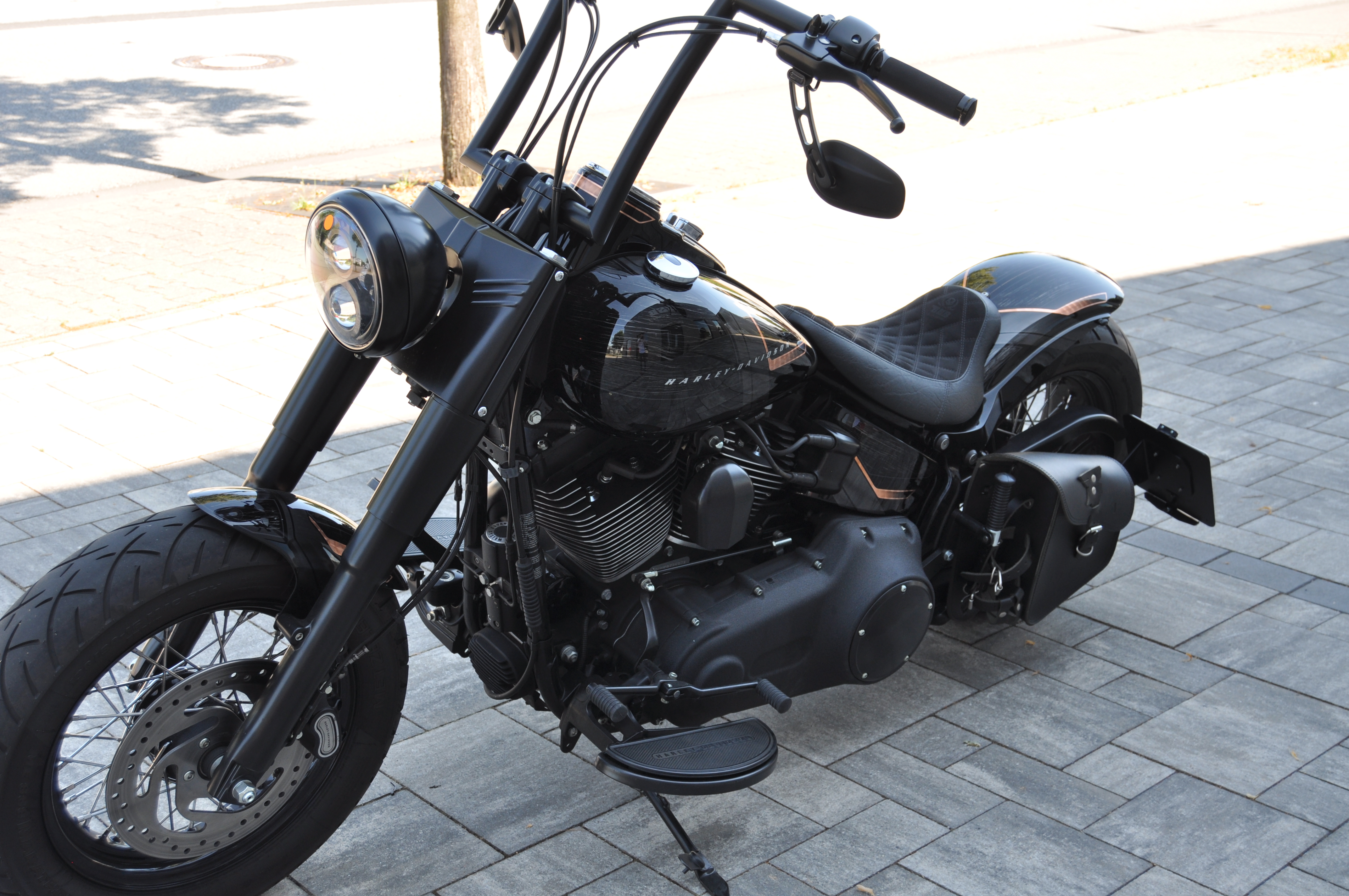 2015 Harley Davidson FAT BOY by BSB Customs Mega viele Extras und 12 Monate Garantie 
