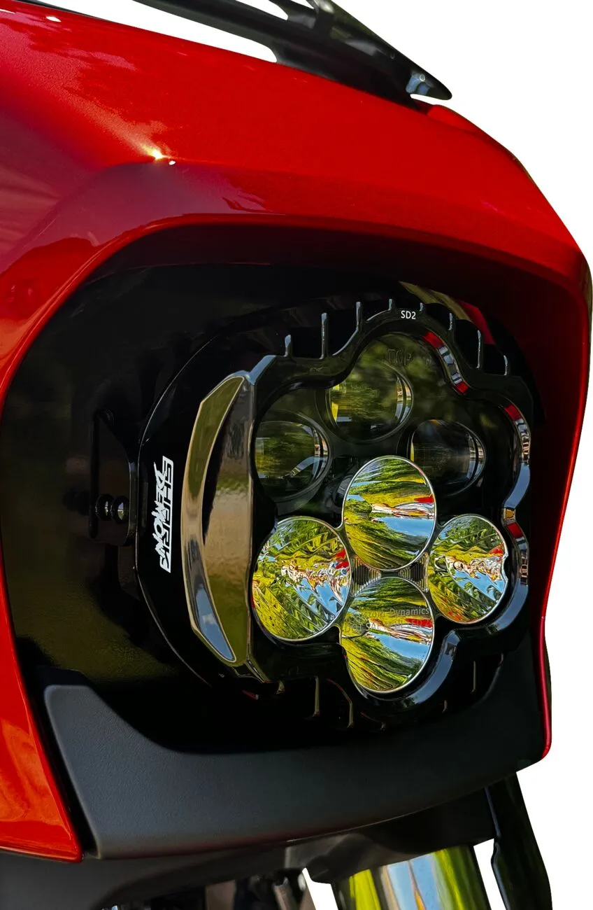 Custom Dynamics Shark Demon White LED Scheinwerfer ECE im 23-Style für Harley-Davidson Touring Modelle ab Baujahr 2014