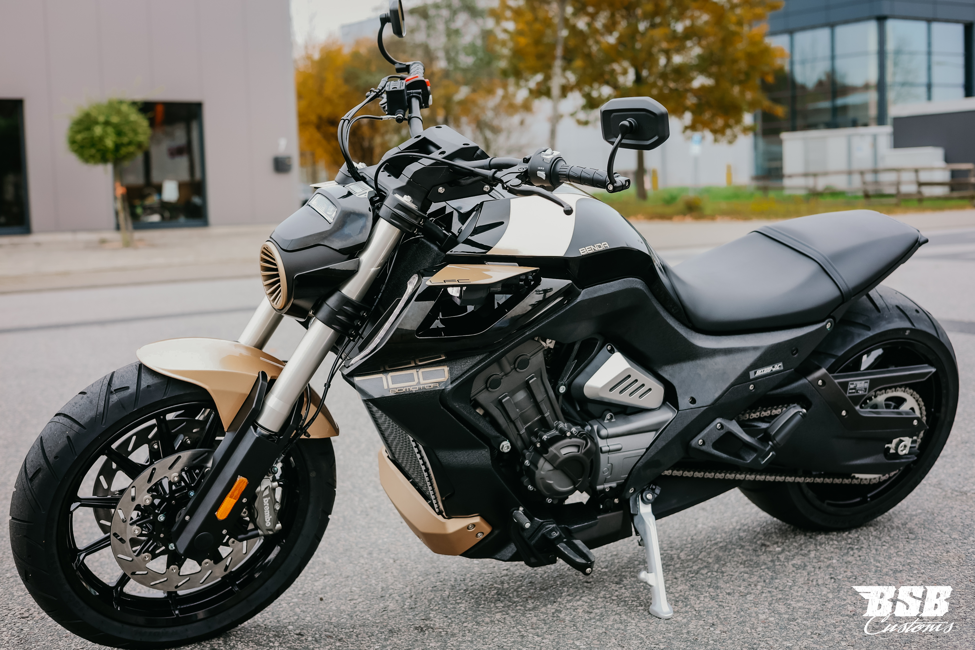 Benda LFC 700 Pro– Airride -300-er Hi-Reifen, ABS / TFT/ Anti-Hopping Kupplung modifiziert by BSB Customs NEUFAHRZEUG!!! 