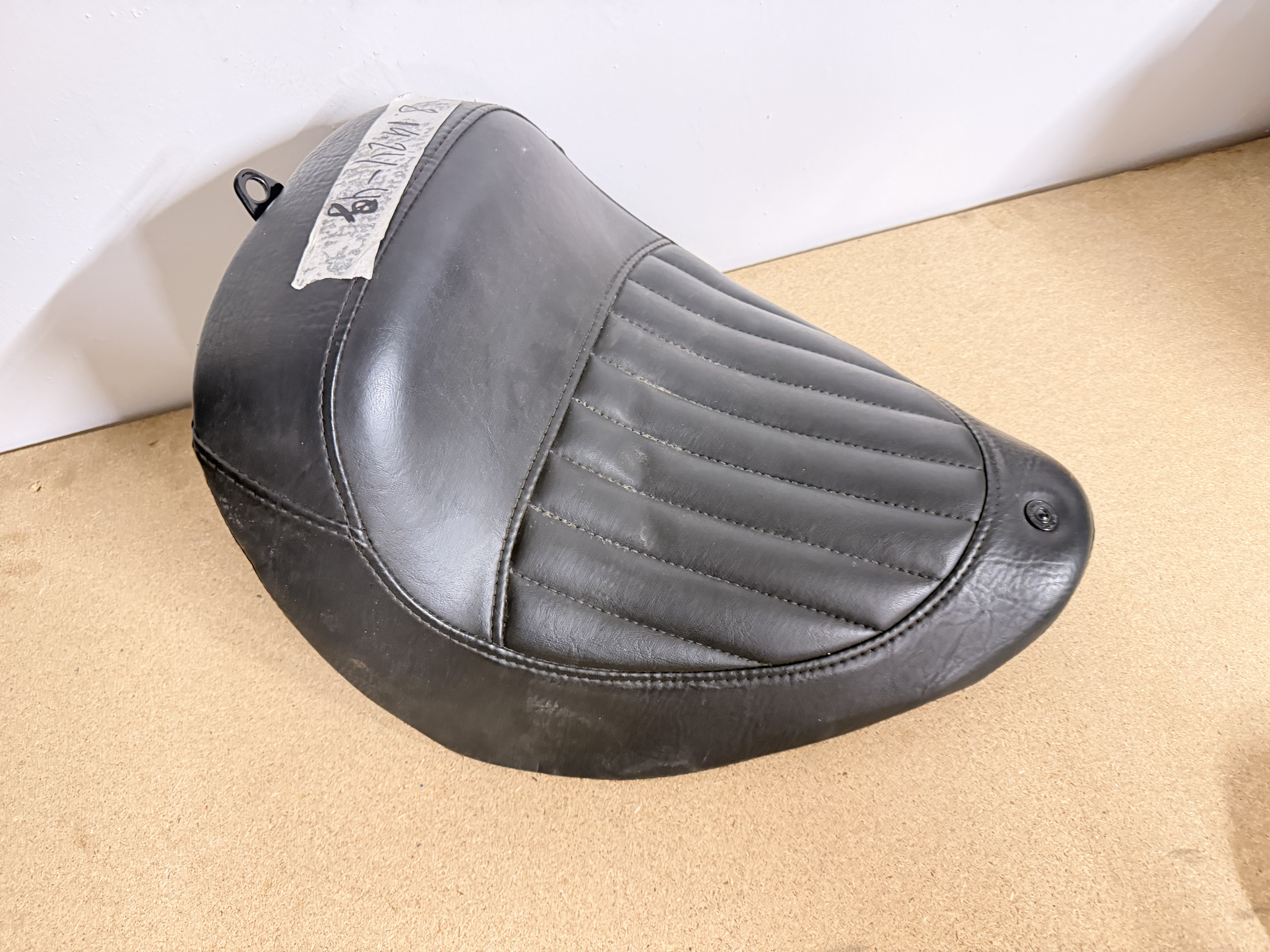 Harley-Davidson FLS Softail Slim Sitz OEM Harley 52000264