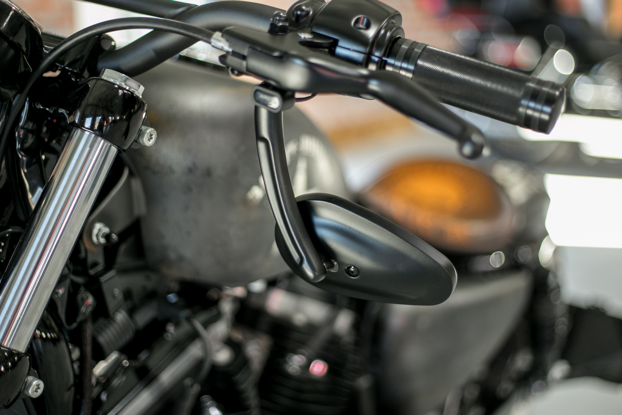 BSB Customs Mini Blinker für Harley Softail Dyna Sportster Modelle unter der Armatur CHROME