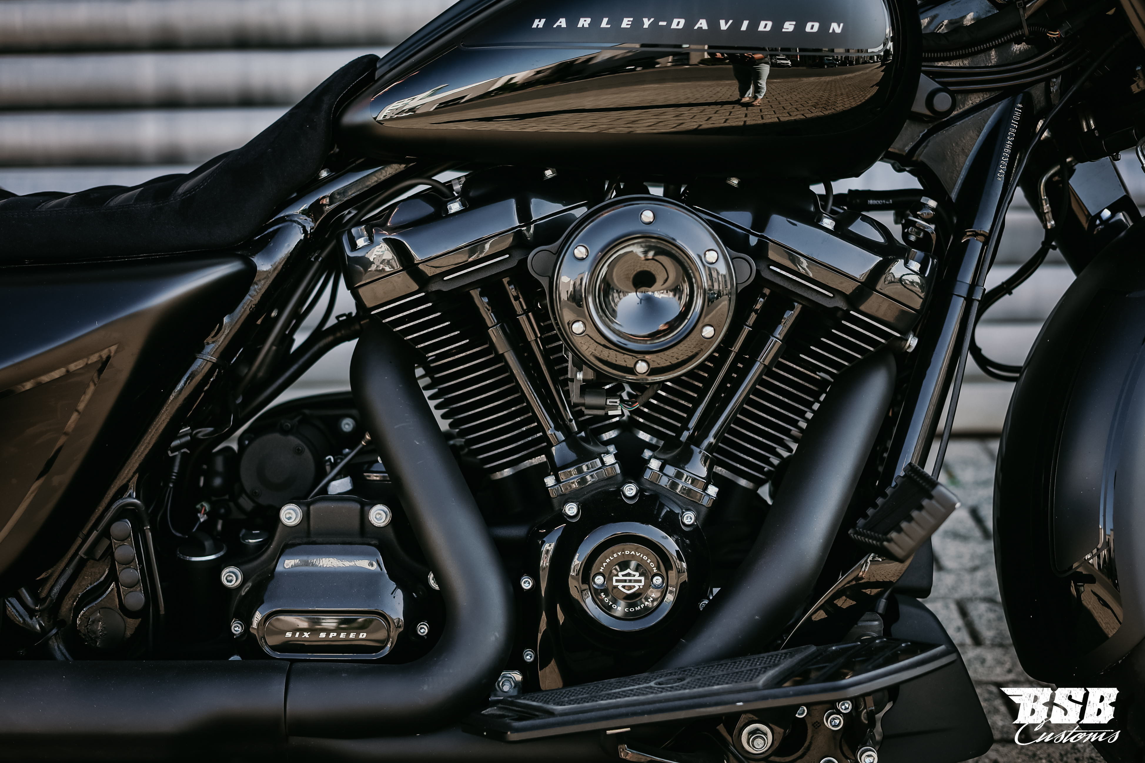2017 FLHR Road KING M8 Custom Umbau mit Jekill & Hyde Anlage / THunderbike Luftfilter und vieles mehr ... Finanzierung möglich 