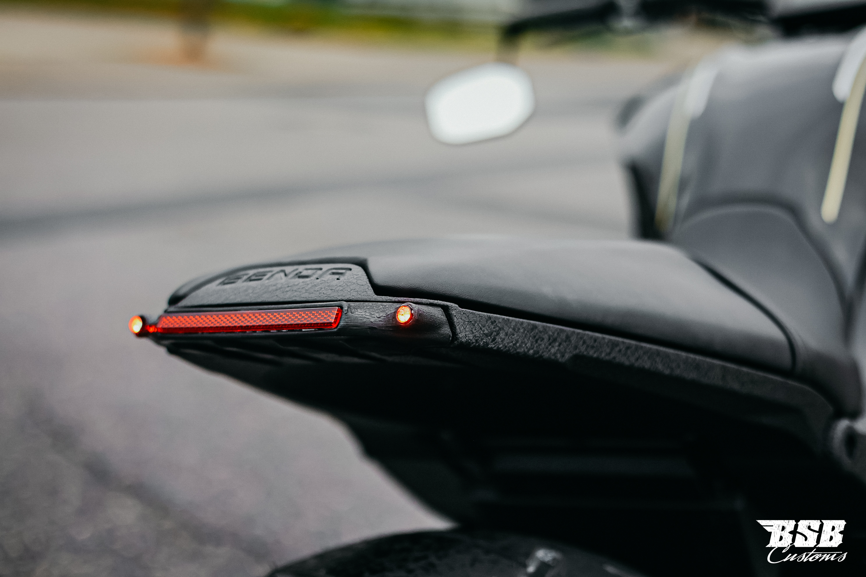 Eigenentwickelte Blinkerleiste für BENDA LFC 700 & LFC 700 PRO mit Kellermann Atto® Integral DF 3in1 Combo Eigenentwickelte Blinkerleiste für BENDA LFC 700 & LFC 700 PRO mit Kellermann Atto® Integral DF 3in1 Combo