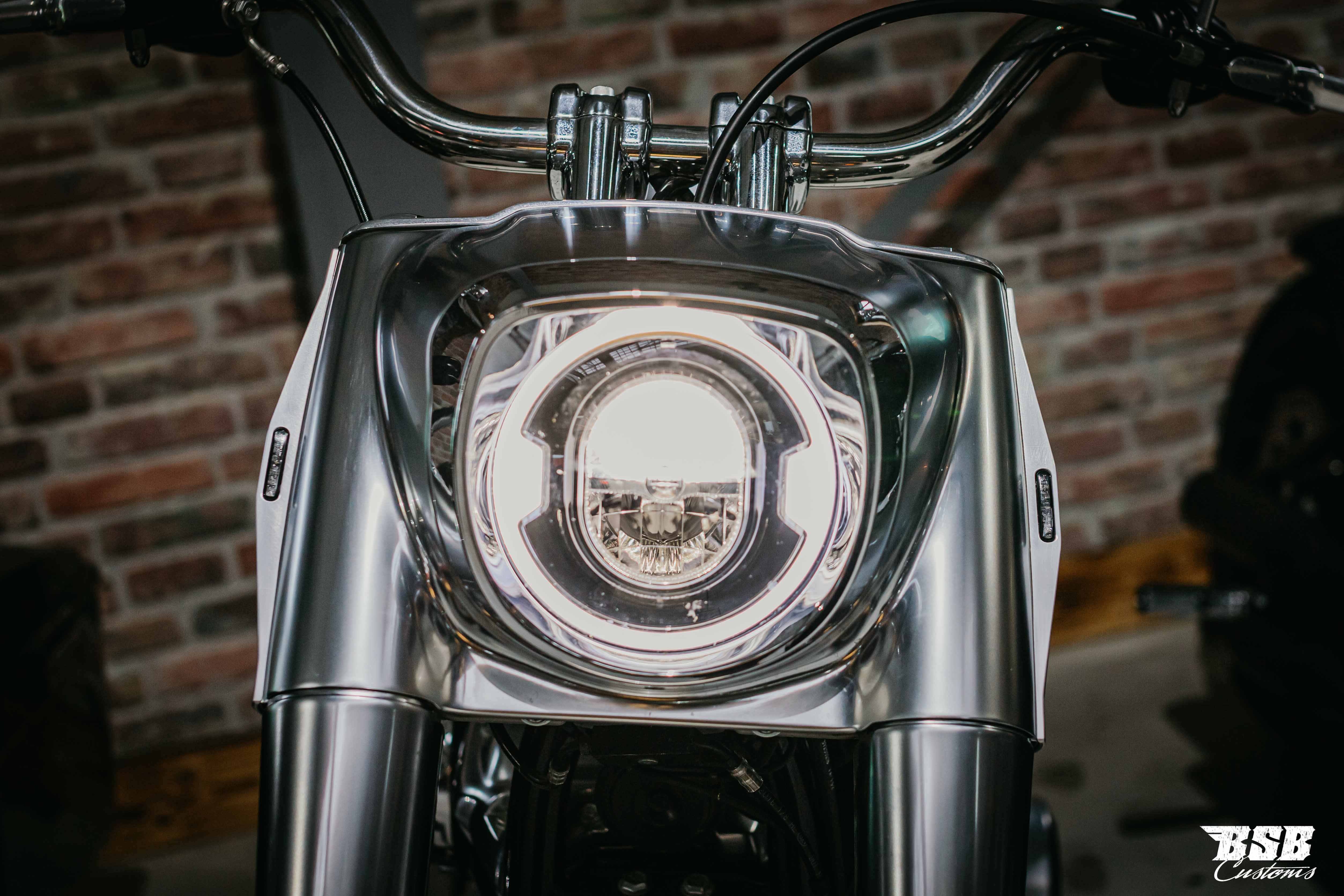 Stash 21 Blinker für Harley Davidson FAT BOY Milwaukee Eight 2017-2021 Poliert