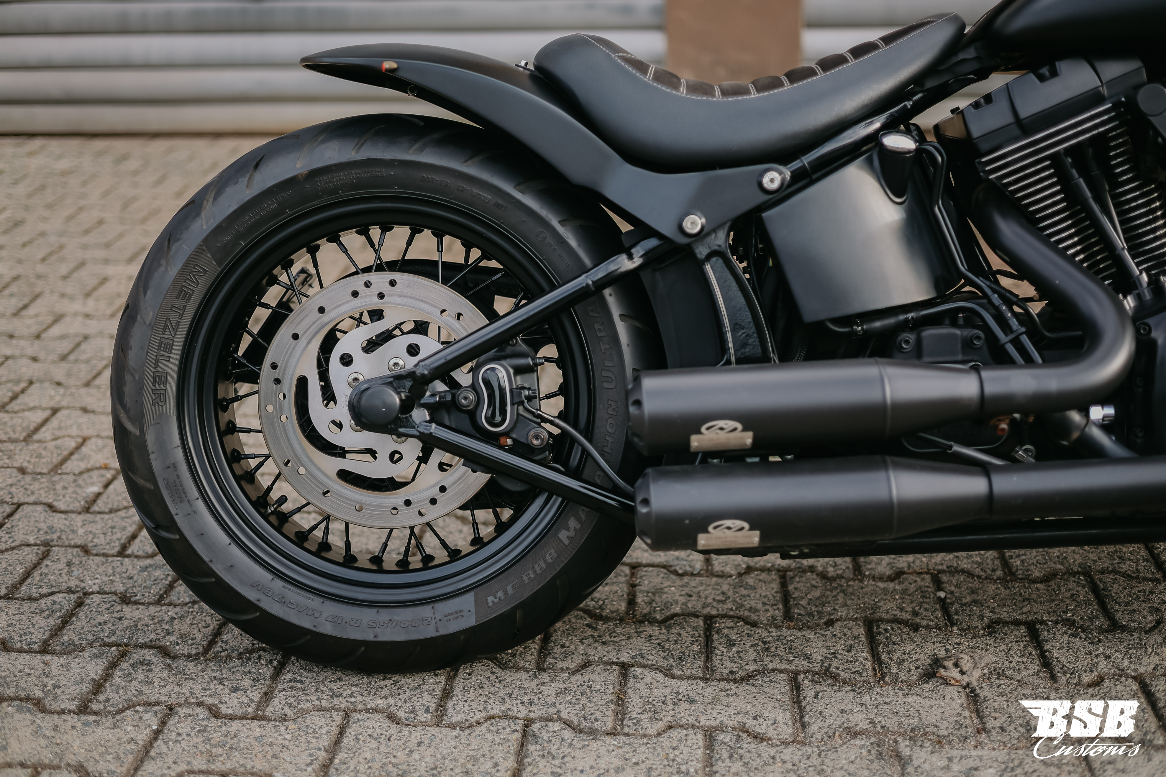 2012 Harley Davidson  Softail 103 CUI Mega-Umbau  ///  Jekill & Hyde Anlage / Finanzierung ab 5,99% möglich  ab 200 eur / mtl.