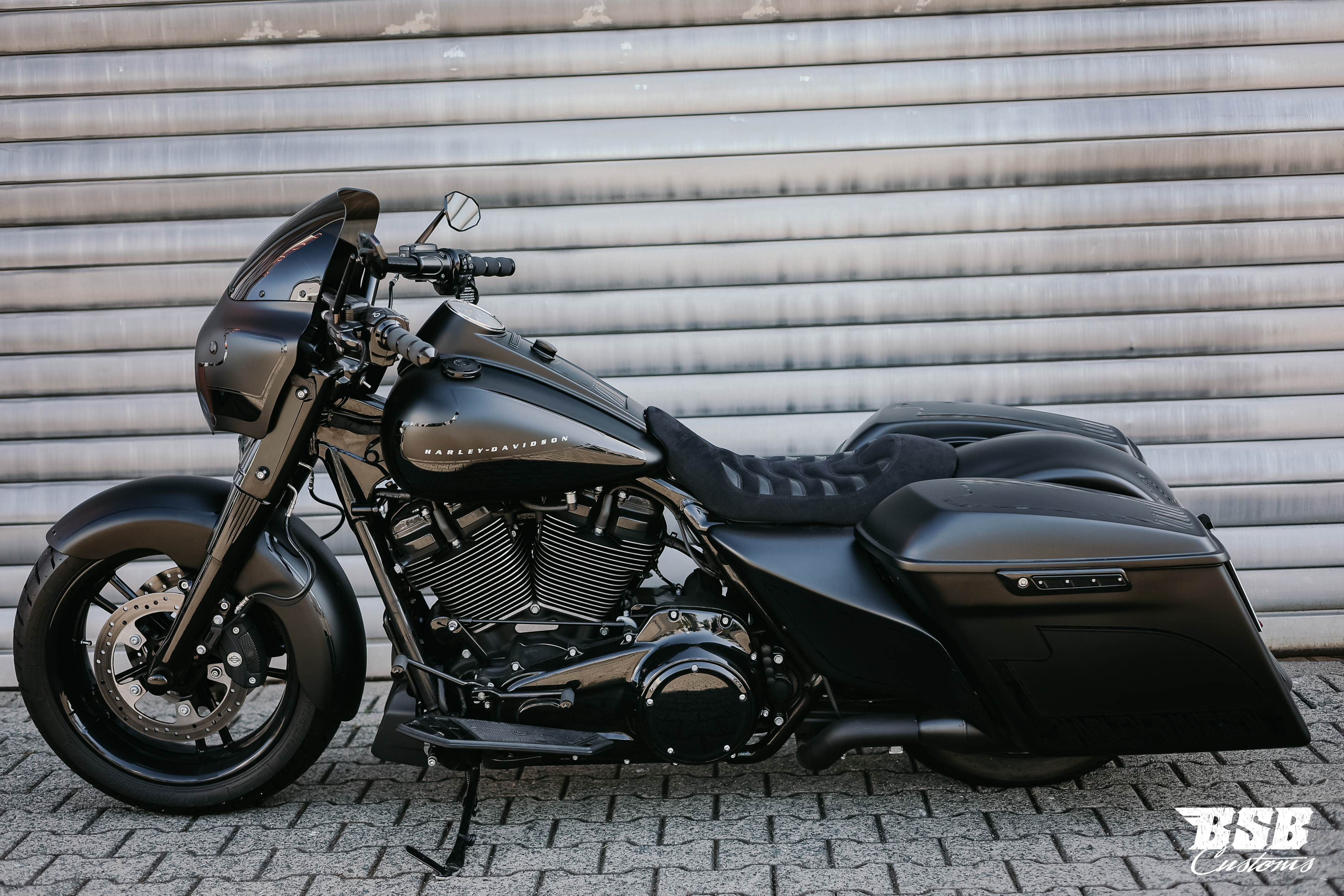 2017 FLHR Road KING M8 Custom Umbau mit Jekill & Hyde Anlage / THunderbike Luftfilter und vieles mehr ... Finanzierung möglich 