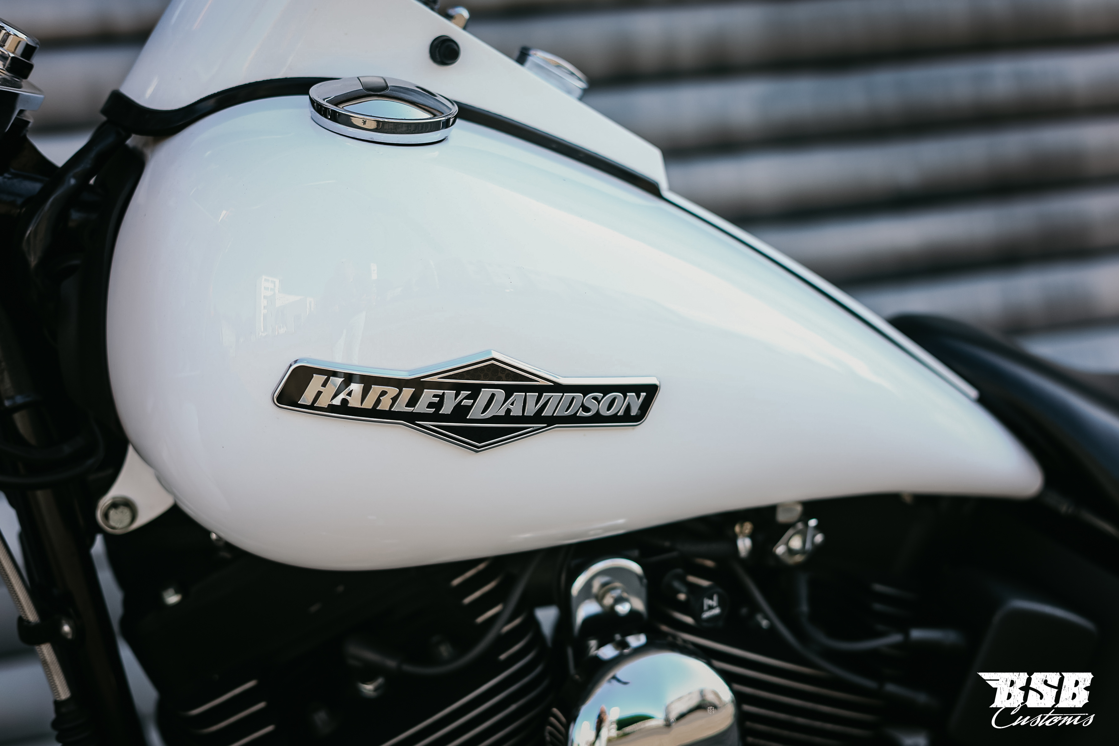 2000 Harley Davidson FXSTB Night Train mit "VERGASER" mit vielen Extras + 12 Monate Garantie 