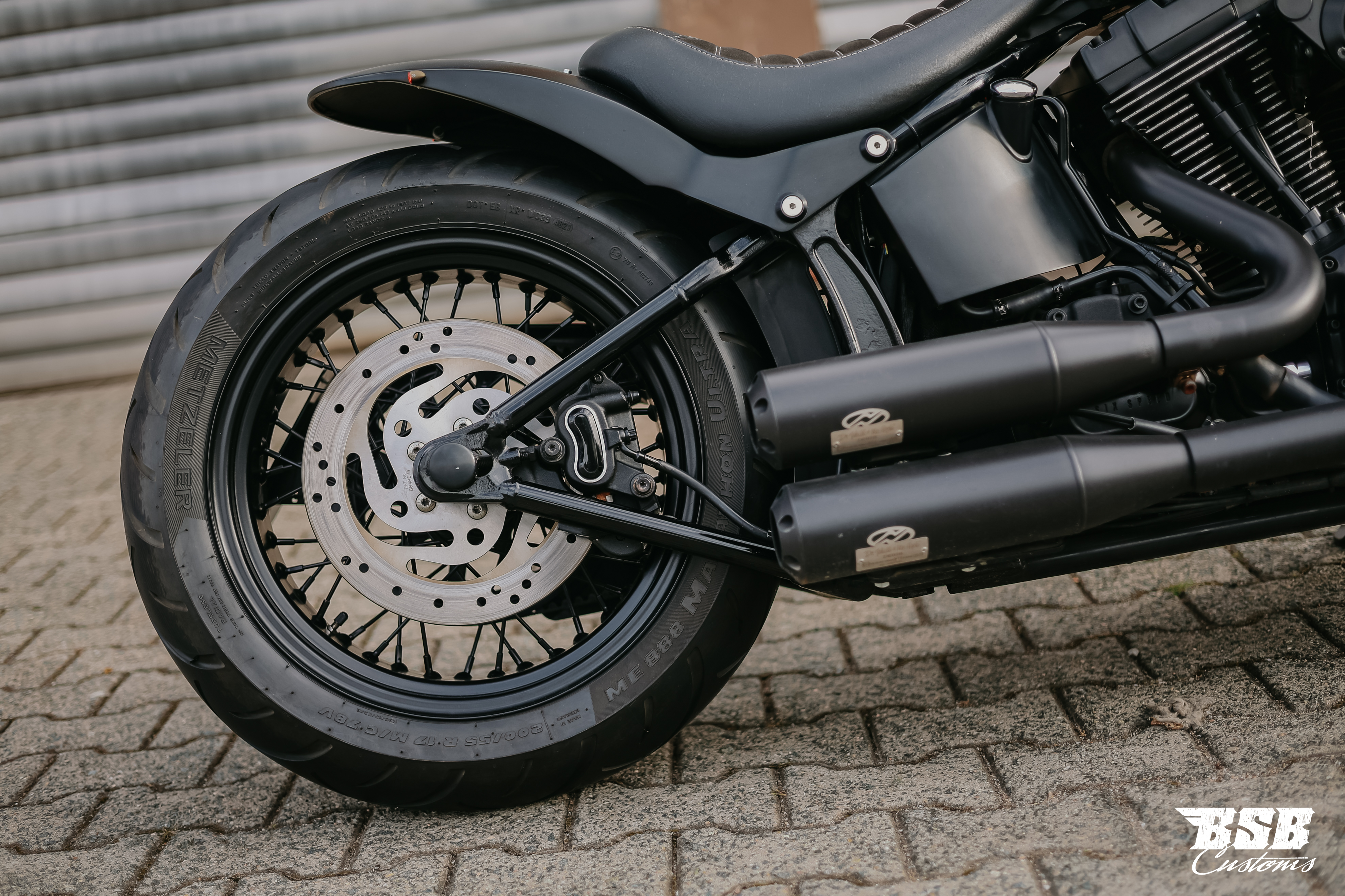 2012 Harley Davidson  Softail 103 CUI Mega-Umbau  ///  Jekill & Hyde Anlage / Finanzierung ab 5,99% möglich  ab 200 eur / mtl.