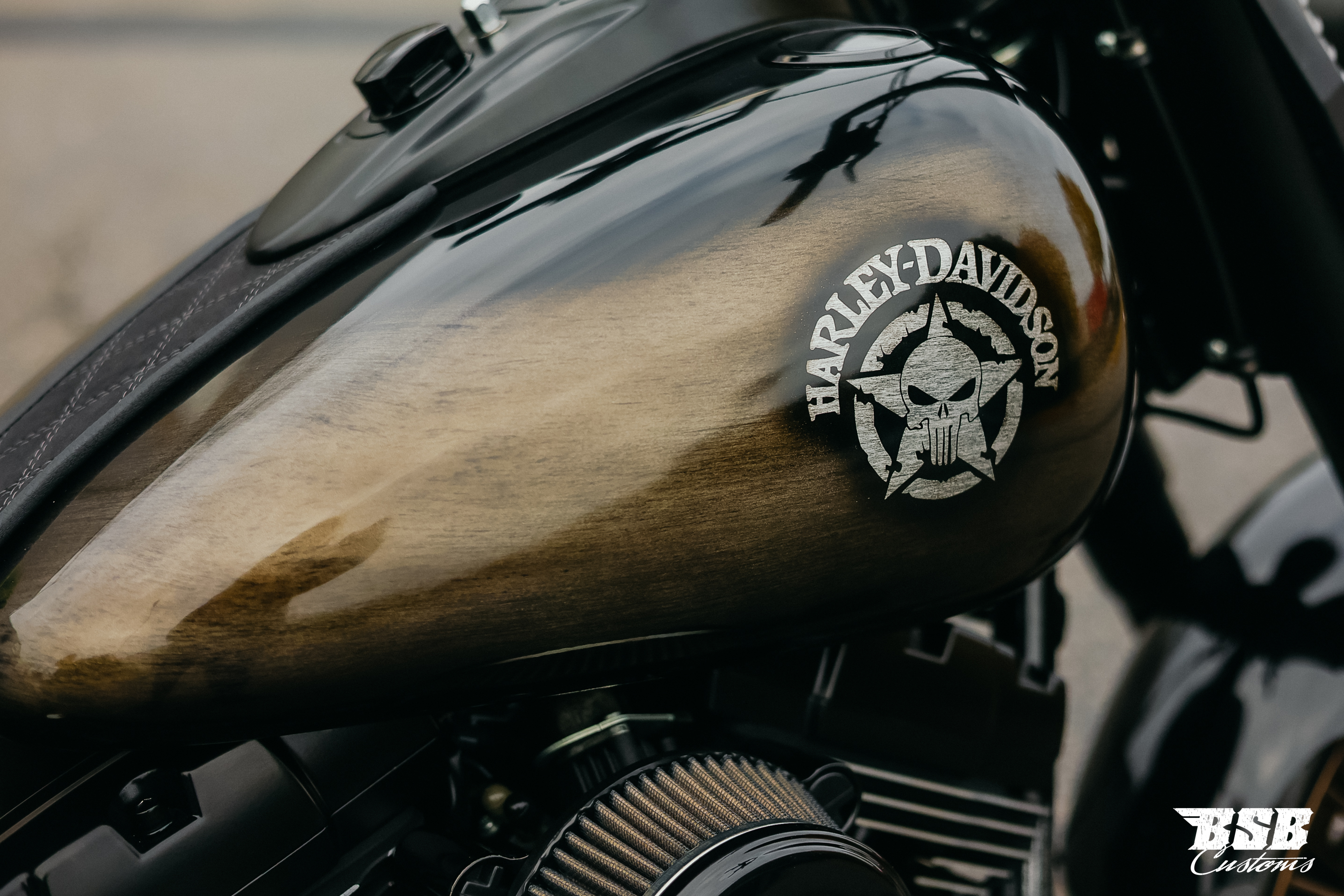 2011 Harley Davidson FLSTC Heritage Softail,viele Extras wie Jekil&Hyde / FAT SPOKE / Airbrush / Ape Hanger ...  Finanzierung möglich 