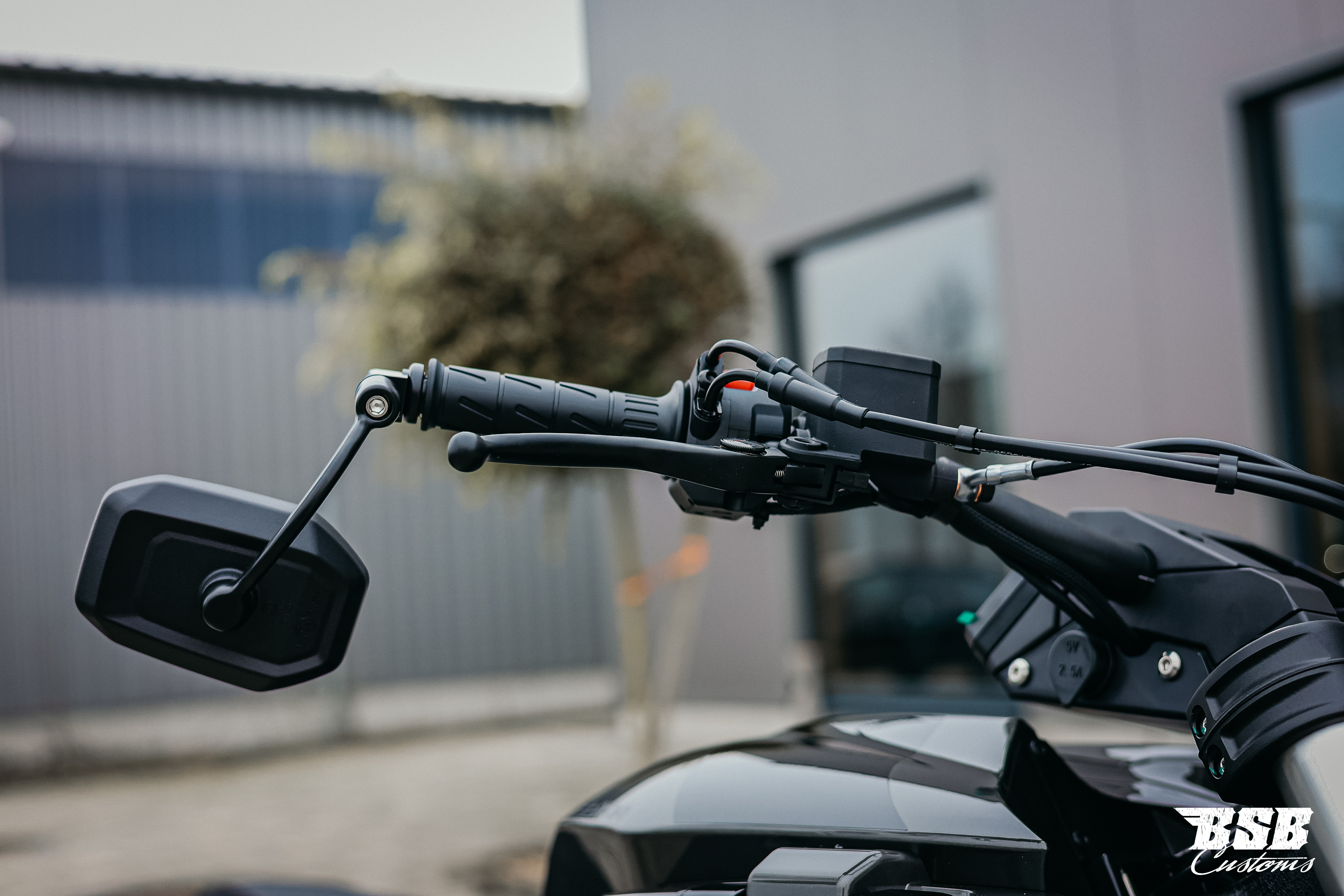 Benda LFC 700 Pro– Airride -300-er Hi-Reifen, ABS / TFT/ Anti-Hopping Kupplung modifiziert by BSB Customs NEUFAHRZEUG!!! 