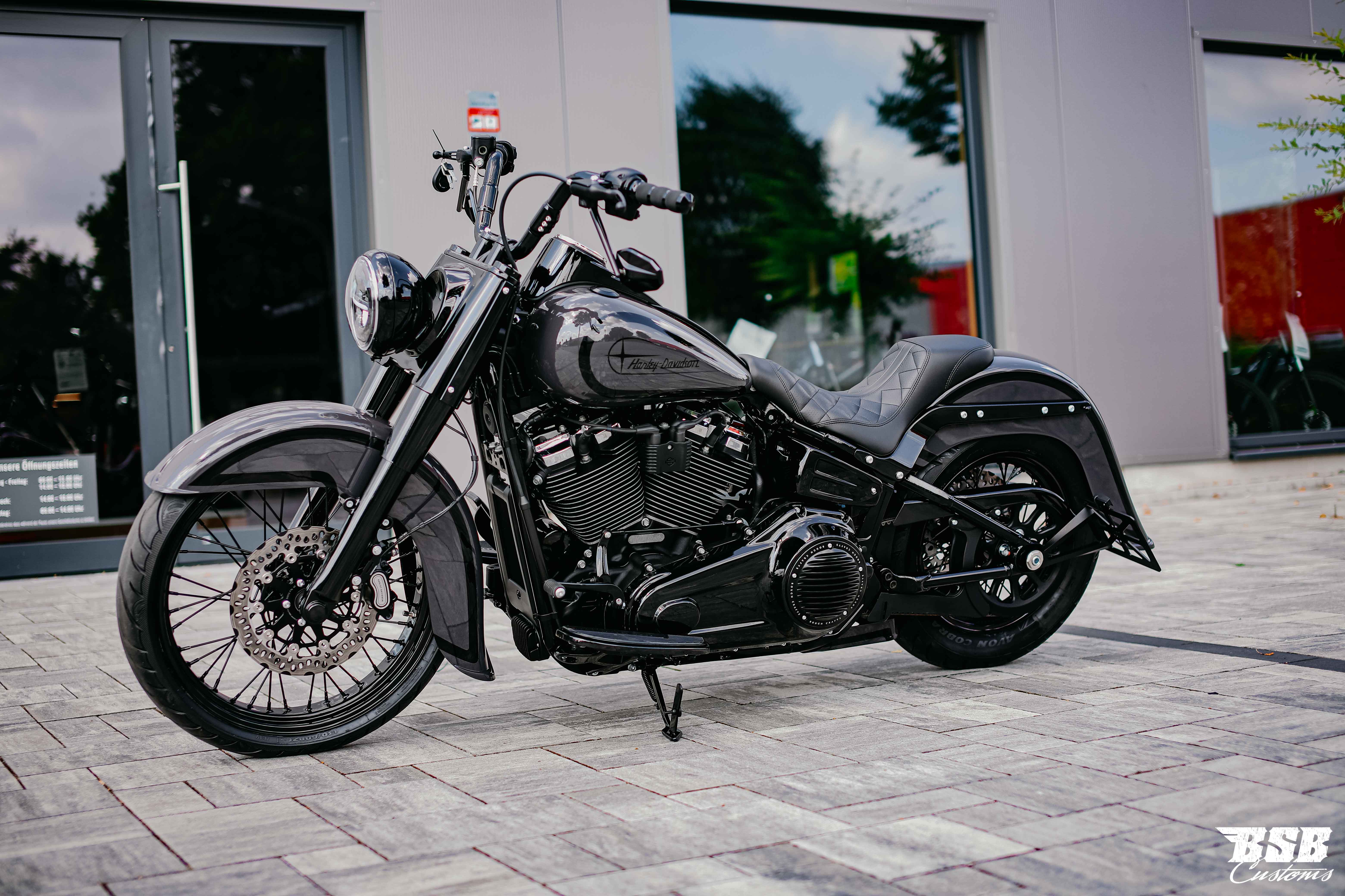 2018 Harley Davidson Heritage 107 CUI Chicano Umbau mit Jekill & Hyde Anlage (ab 300 EUR finanzieren*)