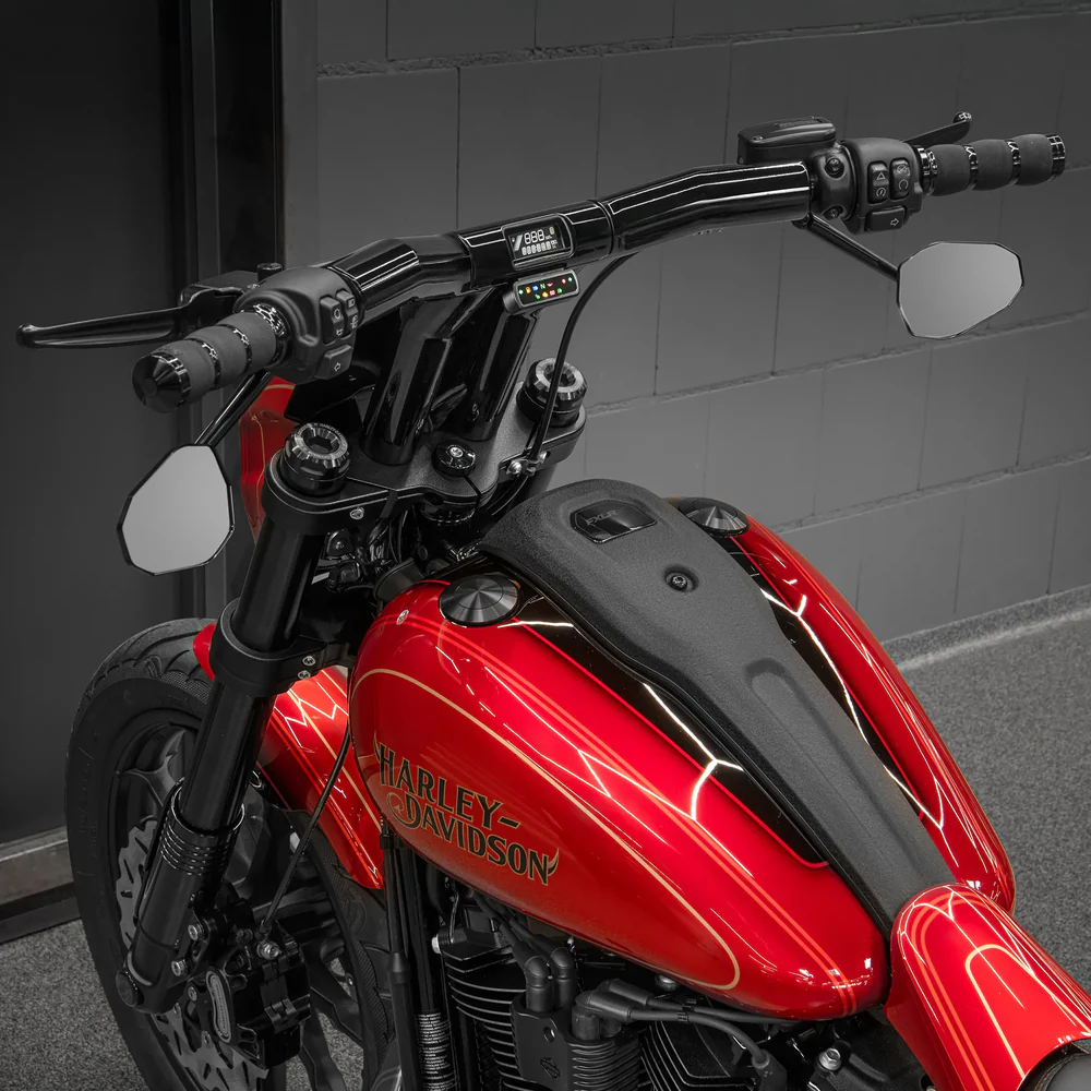 „Rückenschonender“ T-Bar Mega-Lenker mit geneigter Lenksäule (mit optionalem Stealth-Speedometer)