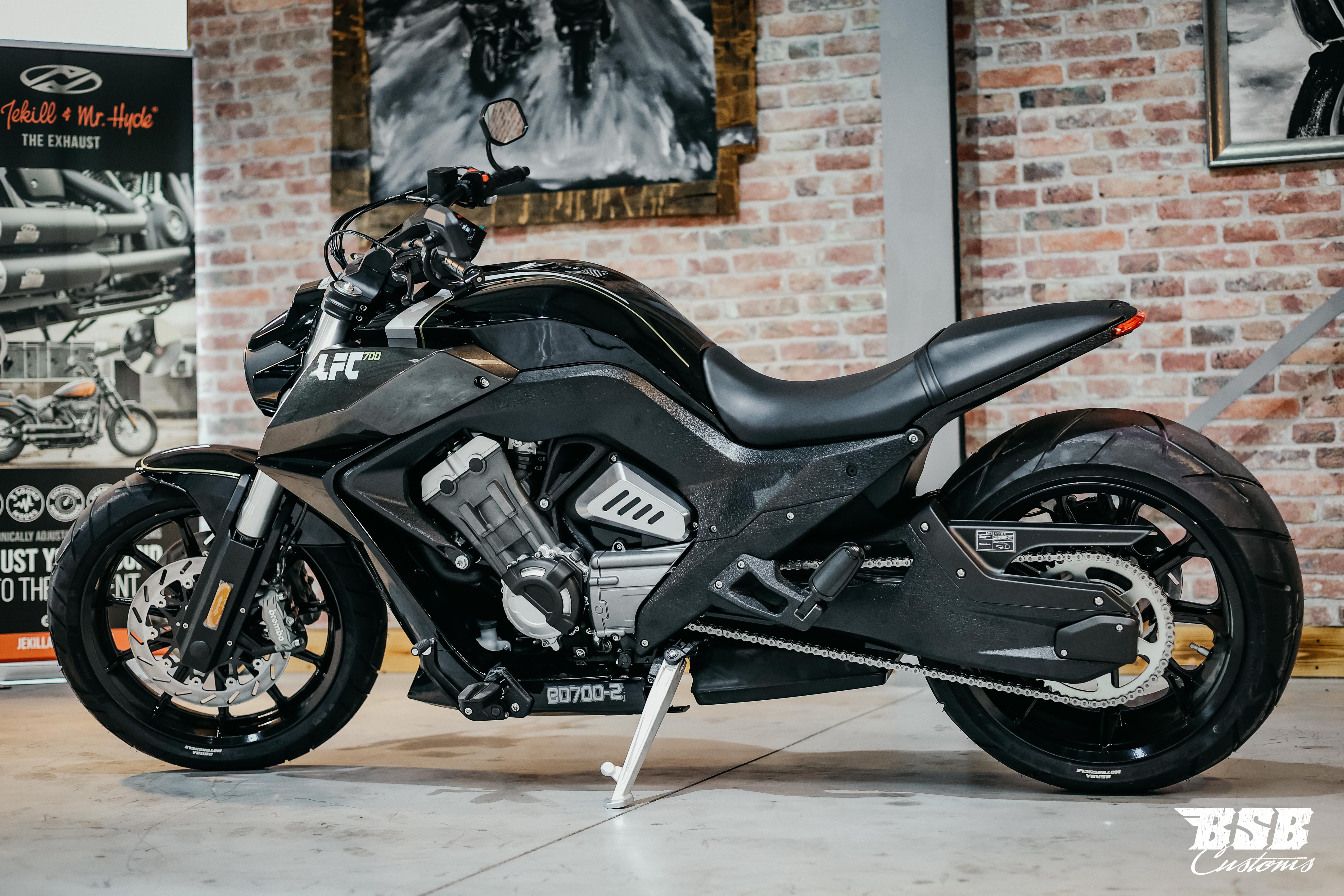 Benda LFC 700 – Der Power-Cruiser der Extraklasse 310-er Hi-Reifen, ABS / TFT/ Anti-Hopping Kupplung modifiziert by BSB Customs NEUFAHRZEUG!!! 