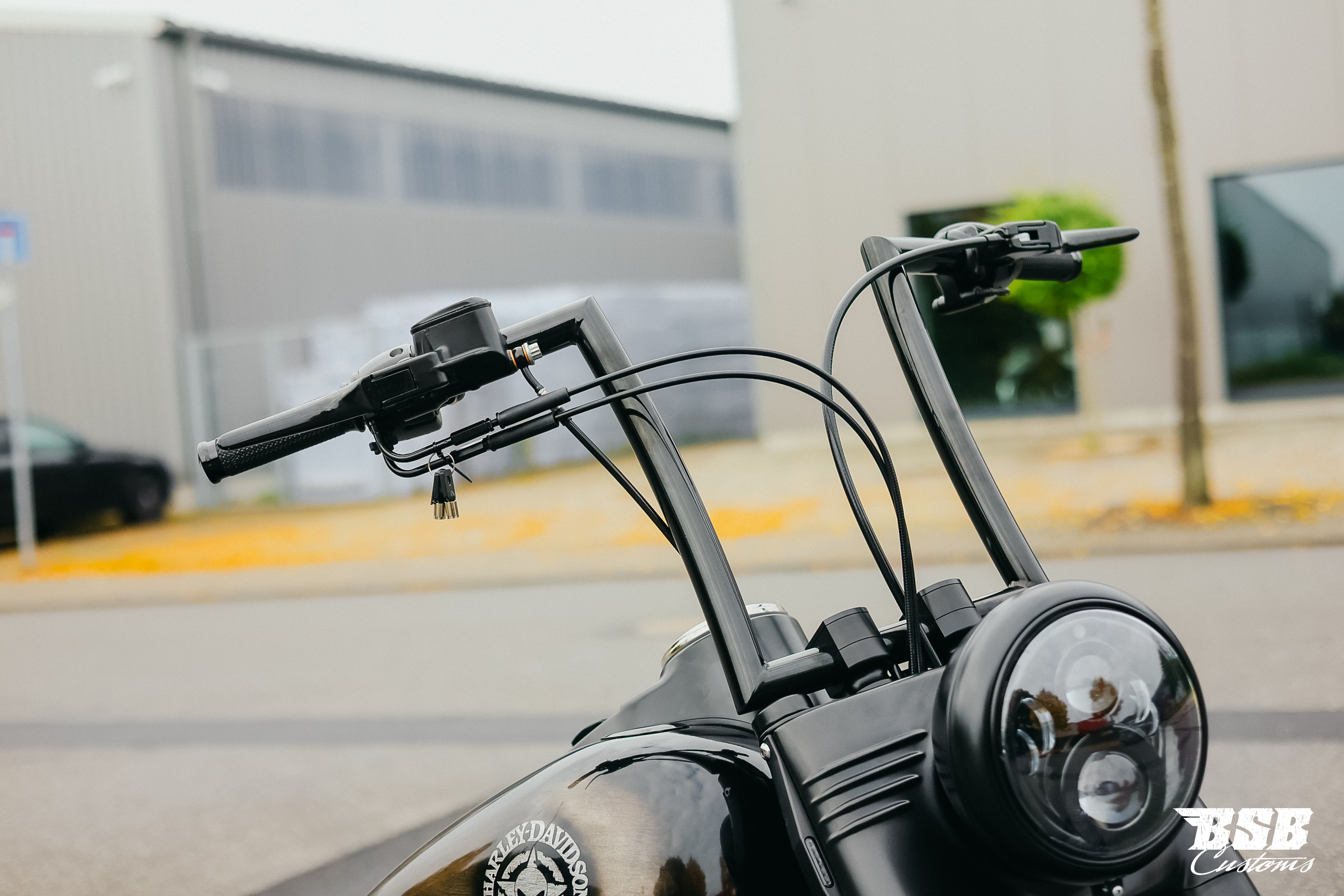 2011 Harley Davidson FLSTC Heritage Softail,viele Extras wie Jekil&Hyde / FAT SPOKE / Airbrush / Ape Hanger ...  Finanzierung möglich 