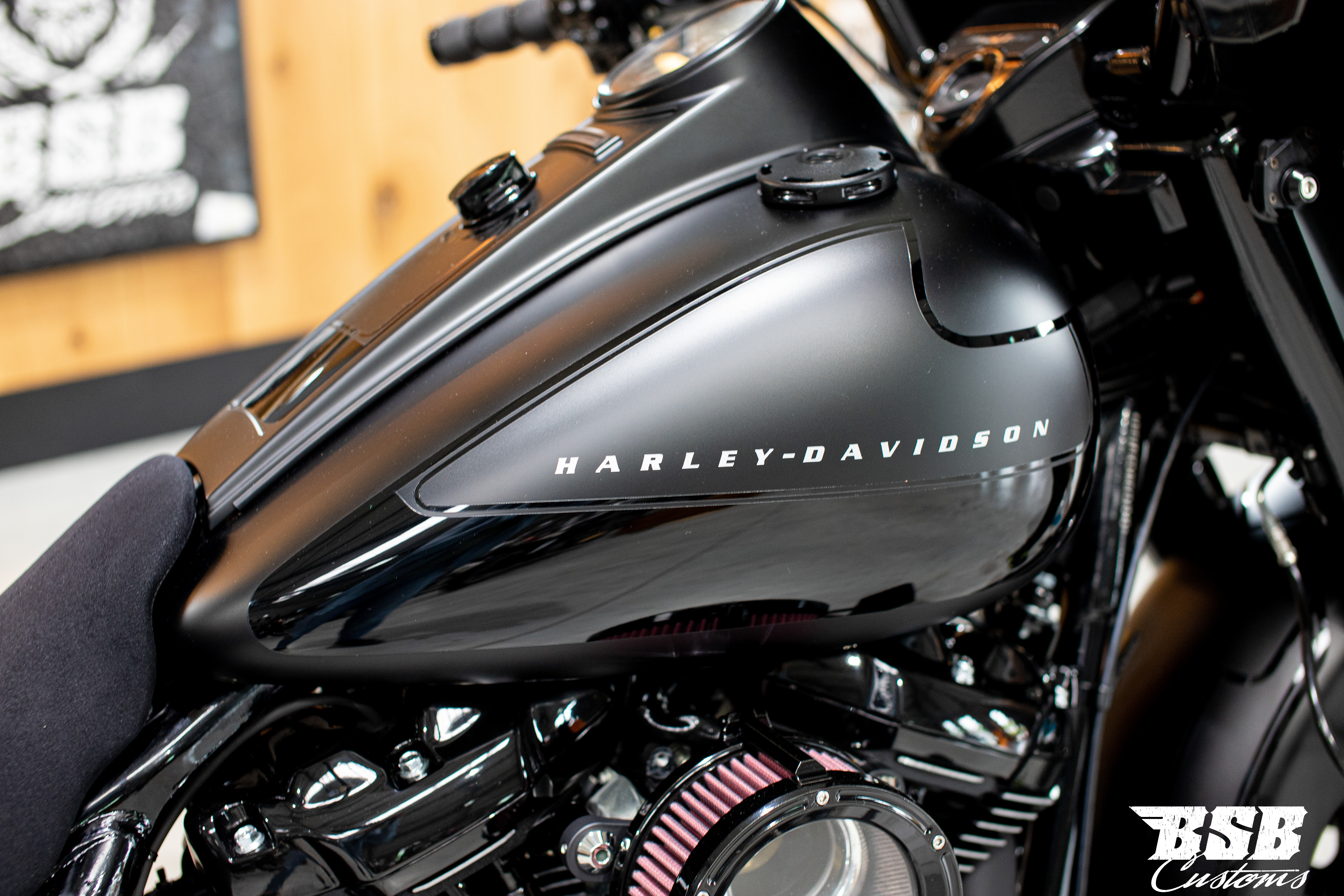 2017 FLHR Road KING M8 Custom Umbau mit Jekill & Hyde Anlage / THunderbike Luftfilter und vieles mehr ... Finanzierung möglich 