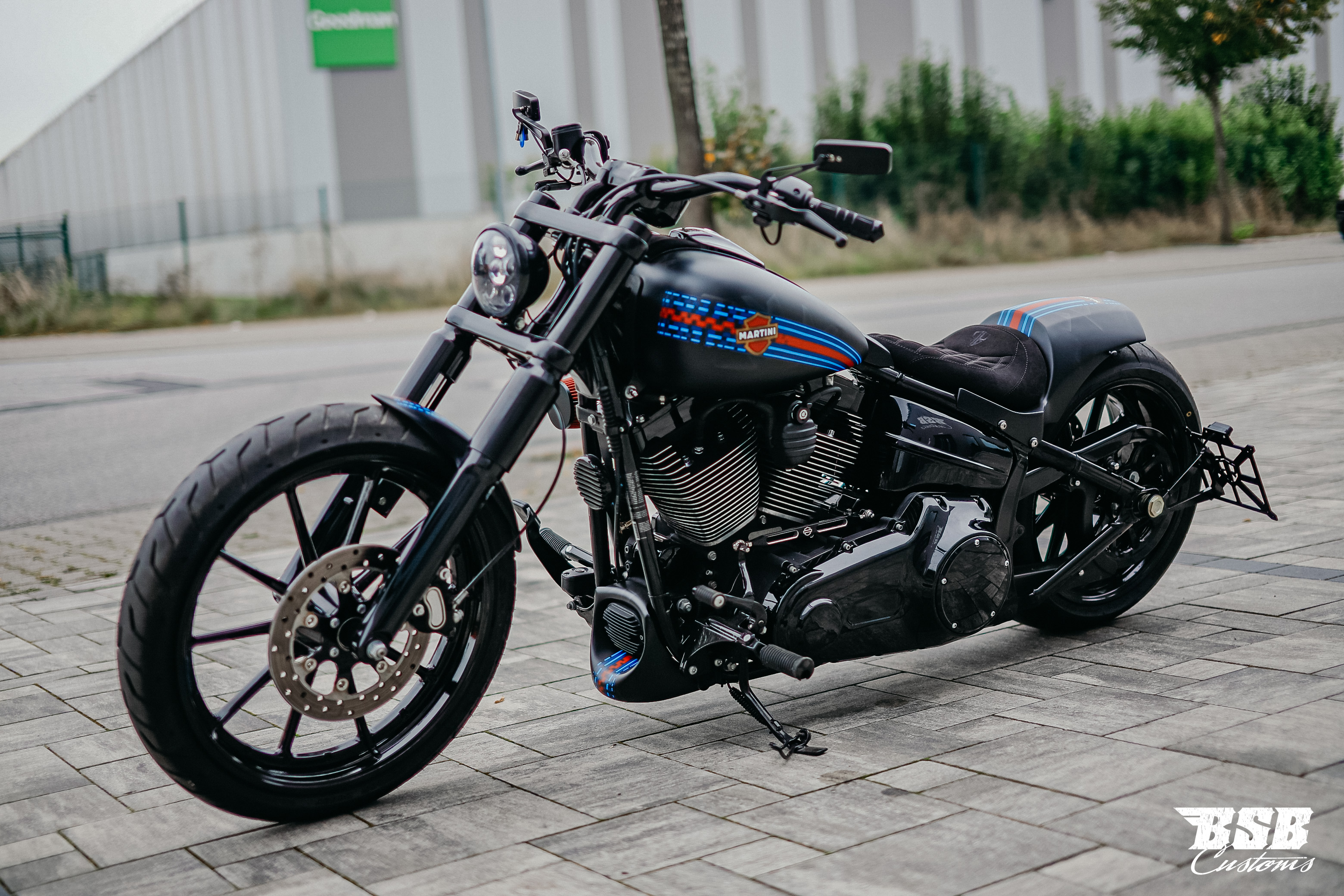 2013 FXSB Softail Breakout viele Extras Airbrushlackierung Top Zustand (ab 338,- EUR finanzieren)