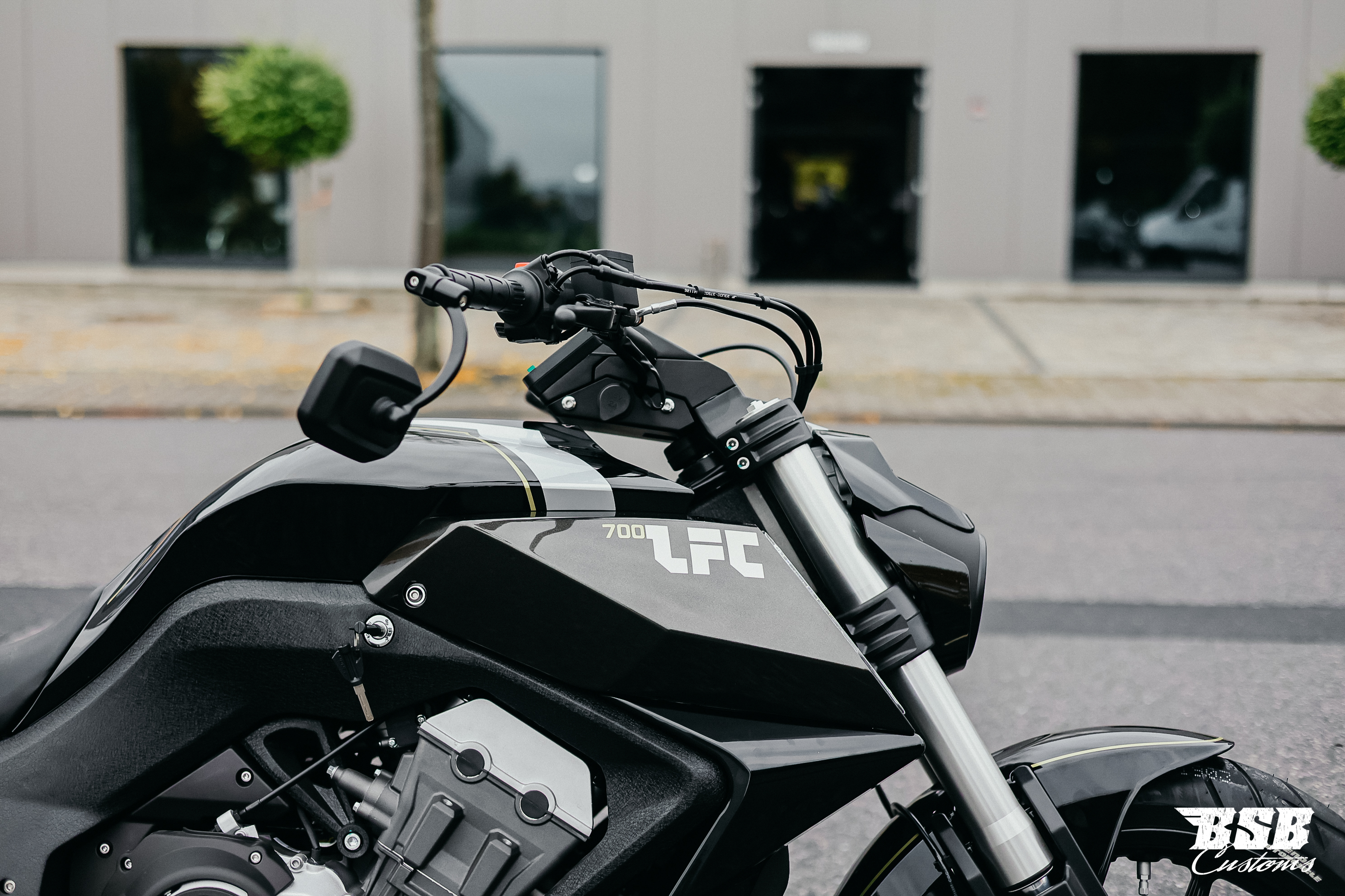 Benda LFC 700 – Der Power-Cruiser der Extraklasse 310-er Hi-Reifen, ABS / TFT/ Anti-Hopping Kupplung modifiziert by BSB Customs NEUFAHRZEUG!!! 