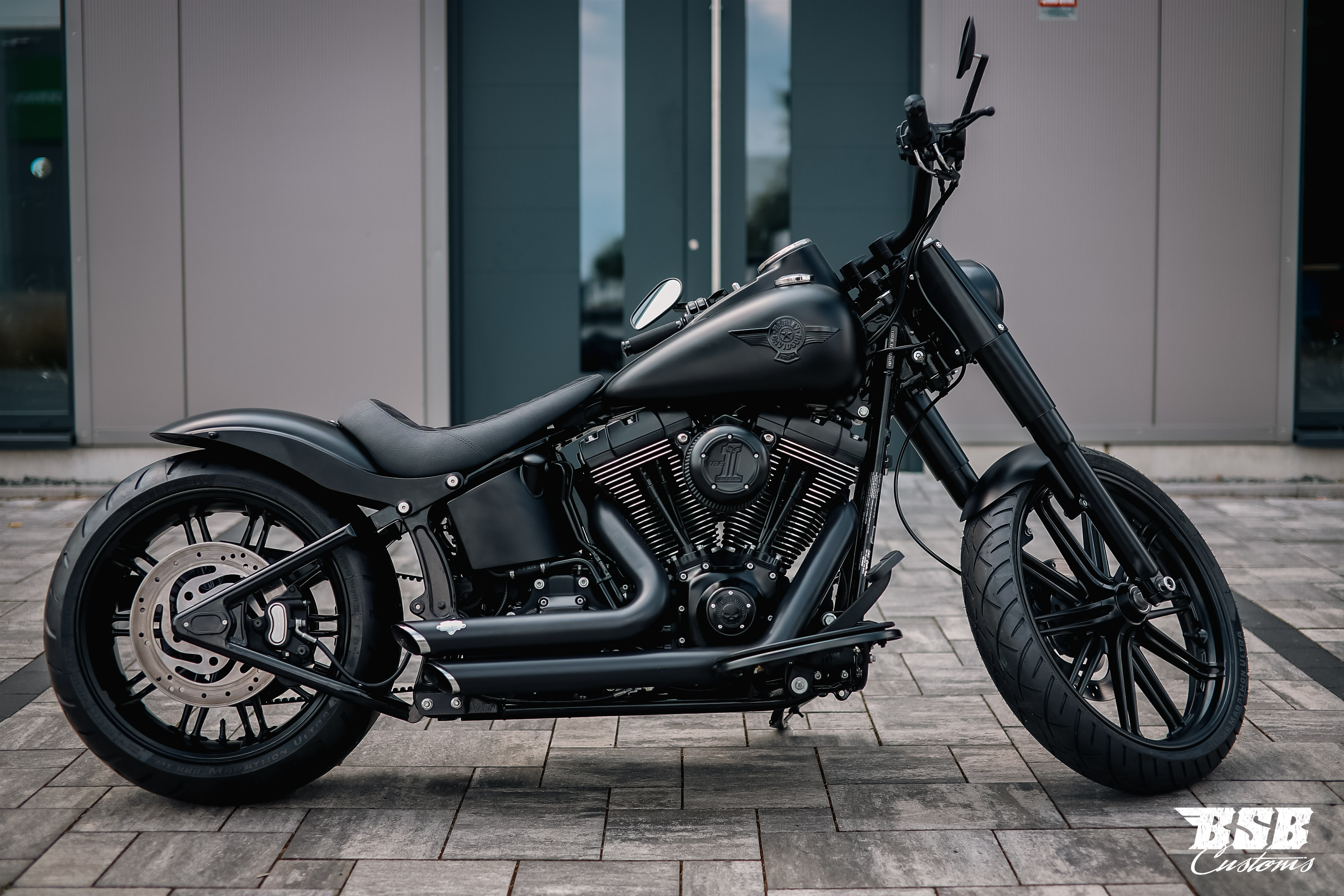 2012 Softail Umbau by BSB Customs //Breakout Wheels // 260 Tyre // 12 Monate Garantie // Finazierung