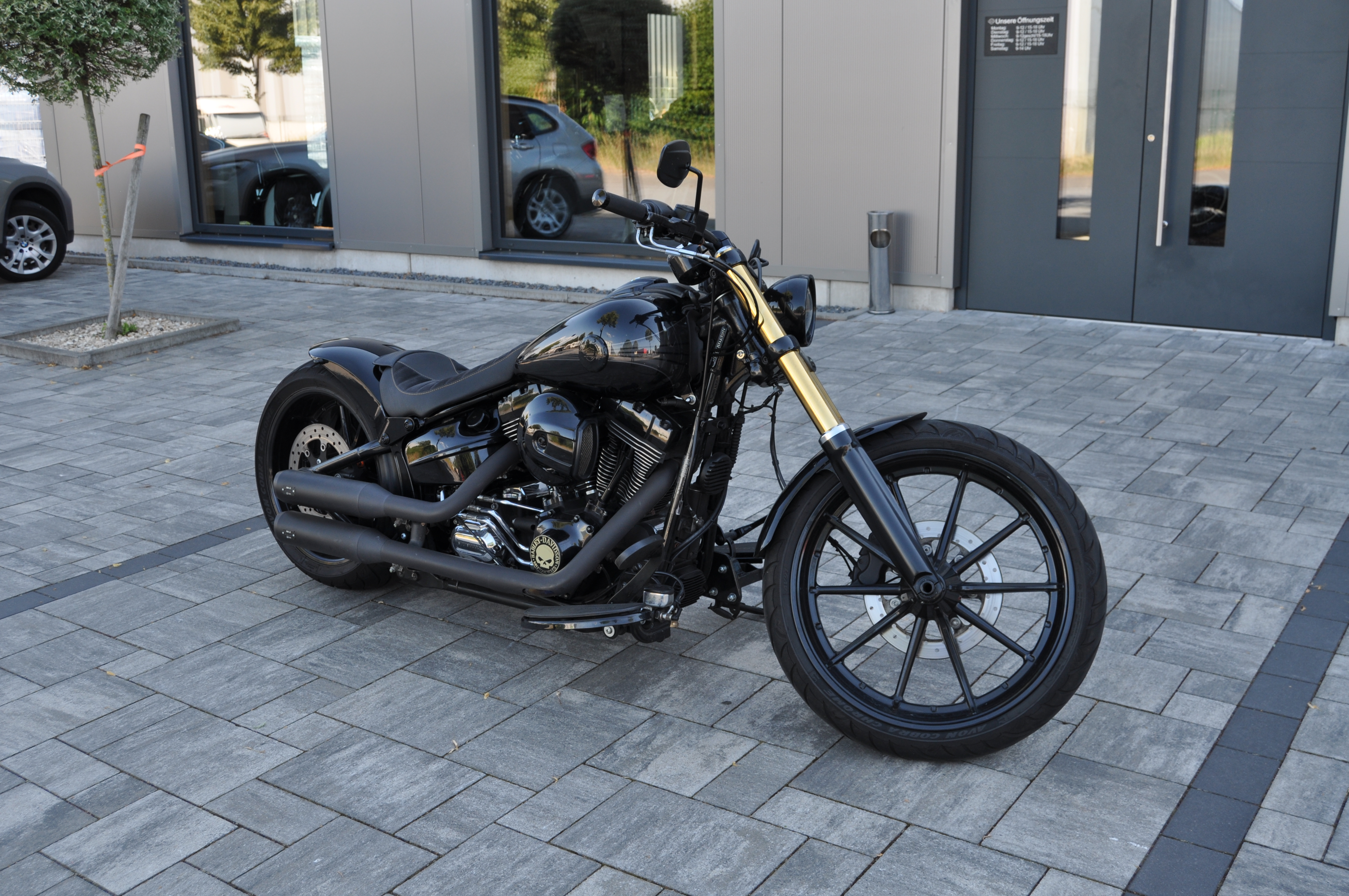 2014 Harley Davidson FXSB BREAKOUT schöner Umbau mit MCJ Anlage und kurzem Fender 