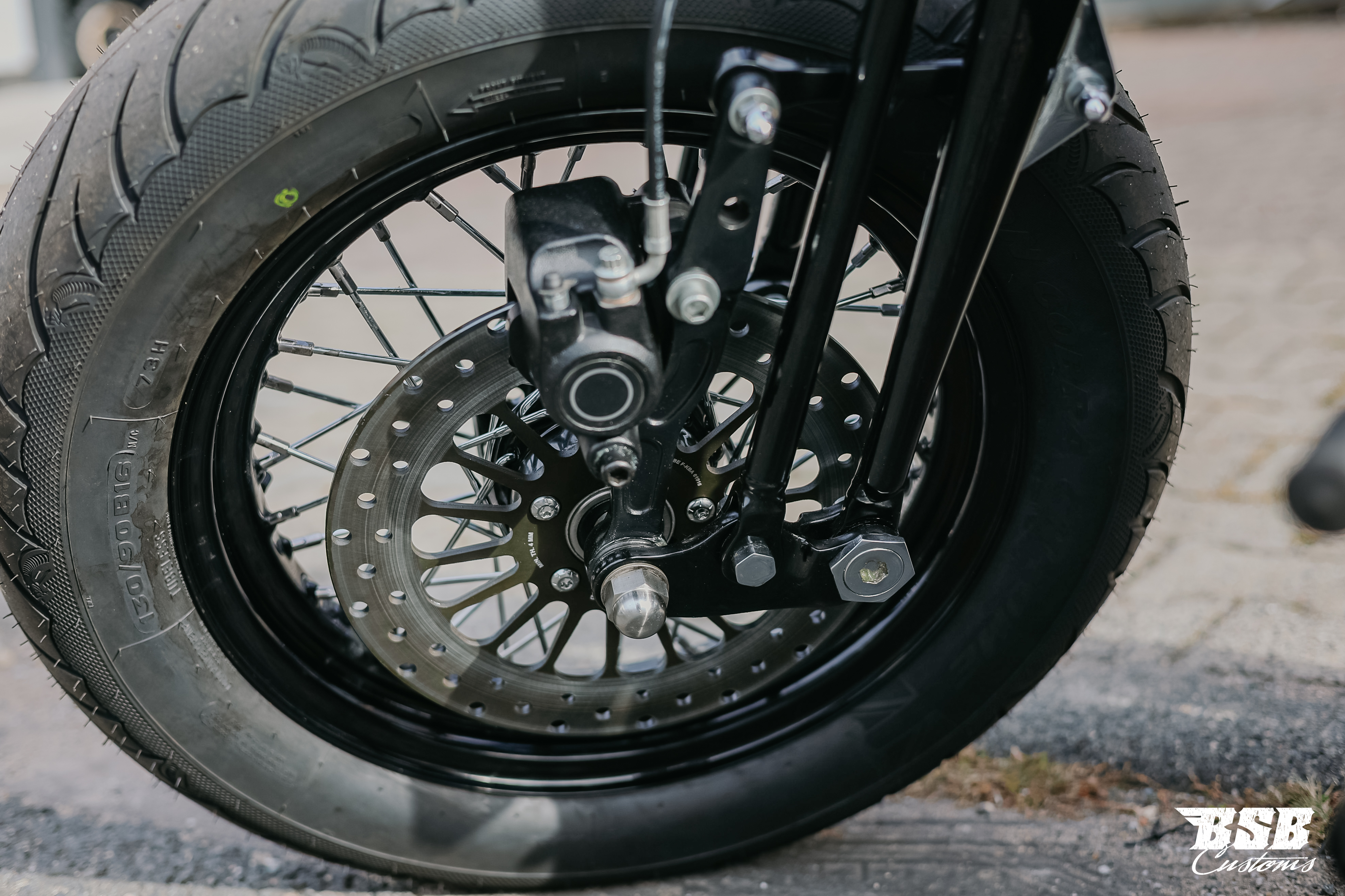 Harley-Davidson FLSB Cross Bones – letztes Baujahr | 5HD1 | 1. Hand |  exklusiver Custom-Umbau