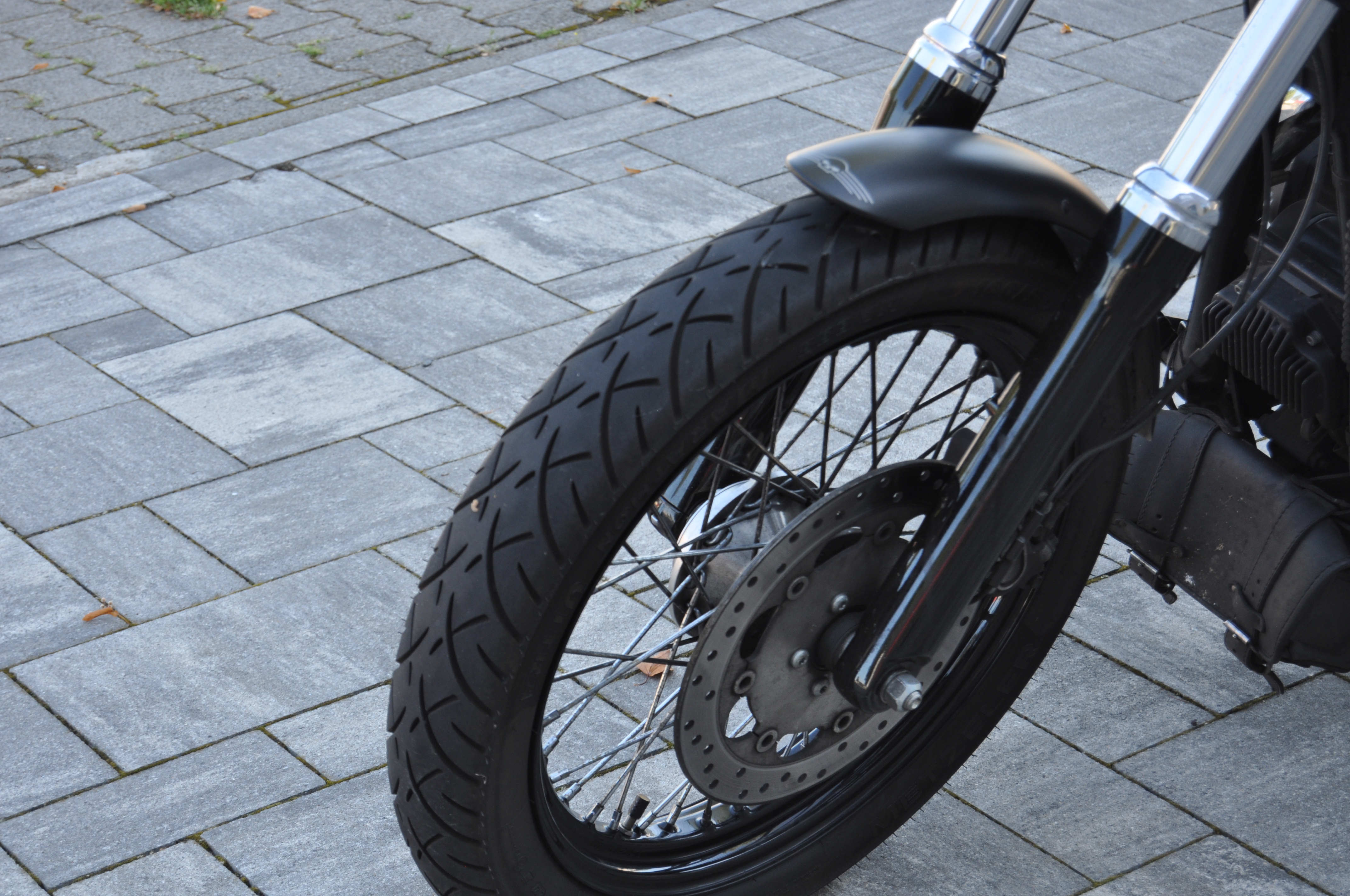 2016 Harley Davidson FXDB Street Bob - 5HD1 - 1 Hand  (ab 300 EUR finanzieren*) 