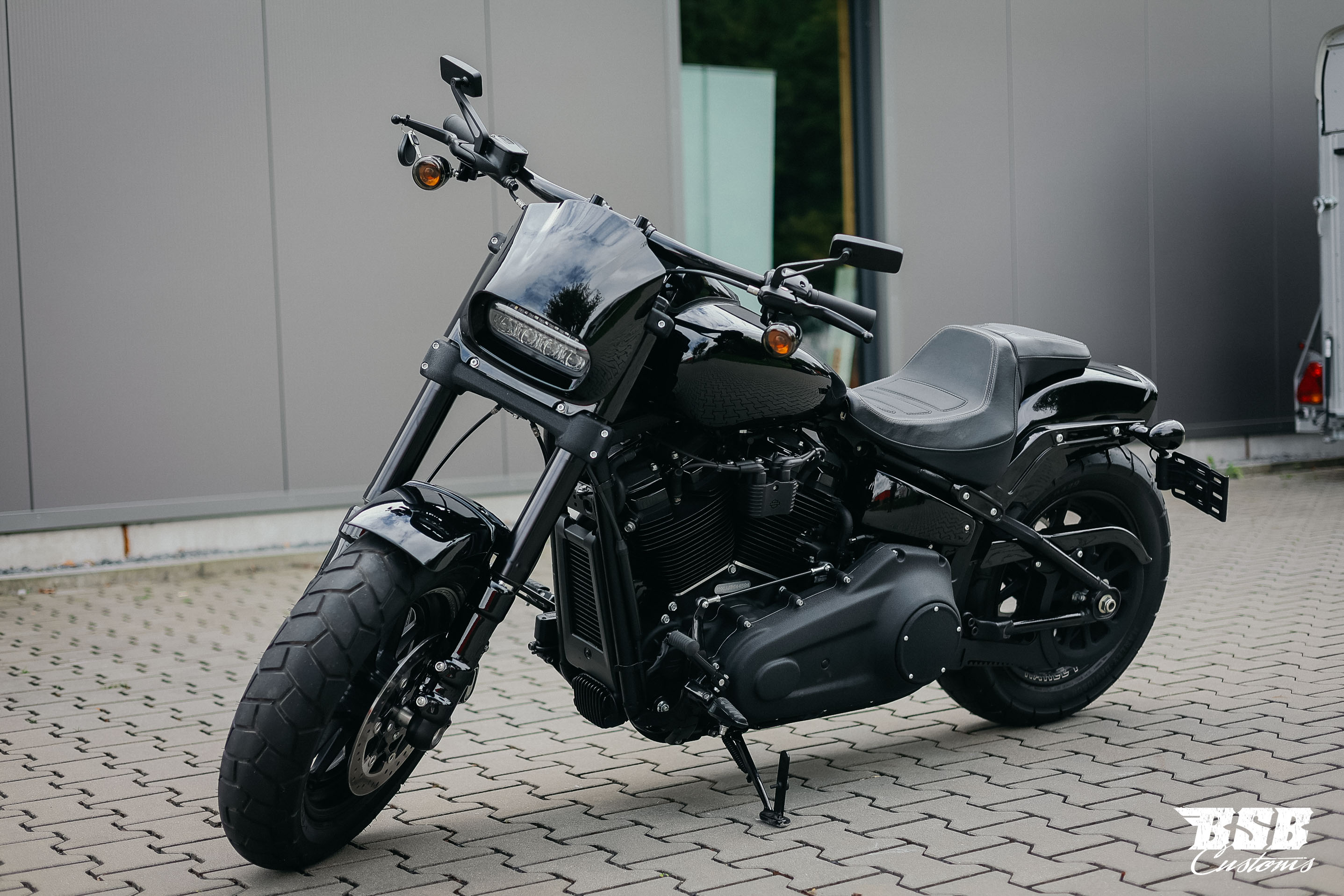 2018 Harley Davidson FXFB FAT BOB "Black Edition" / Jekill & Hyde  Anlage  //  TOP ZUSTAND // Finanzierung möglich  