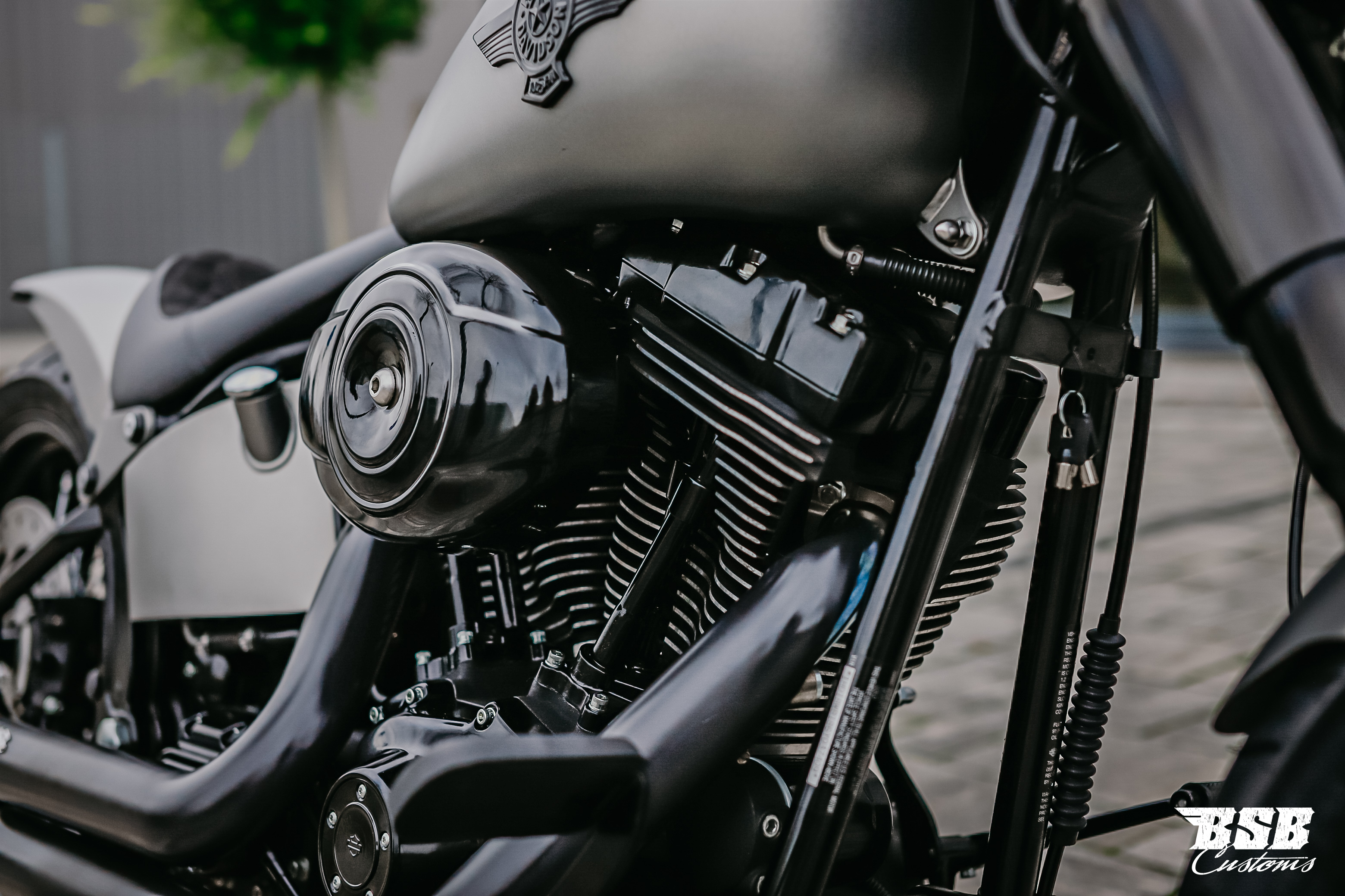 2006 Heritage Softail by BSB CUSTOMS mit vielen Extras erst 7000 km ab 200,- EUR finanzieren 2006 Heritage Softail by BSB CUSTOMS mit vielen Extras erst 7000 km ab 200,- EUR finanzieren
