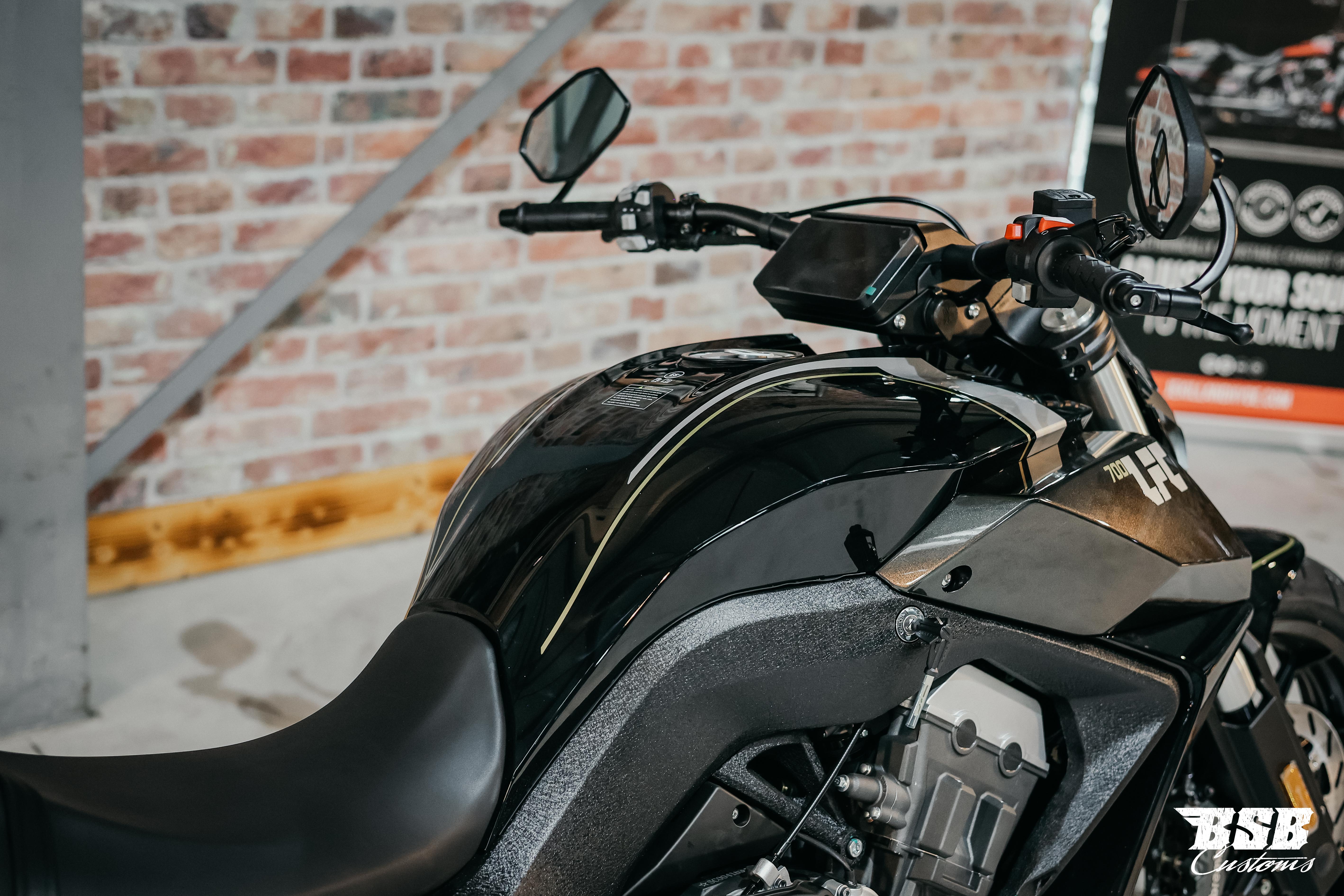 Benda LFC 700 – Der Power-Cruiser der Extraklasse 310-er Hi-Reifen, ABS / TFT/ Anti-Hopping Kupplung modifiziert by BSB Customs NEUFAHRZEUG!!! 